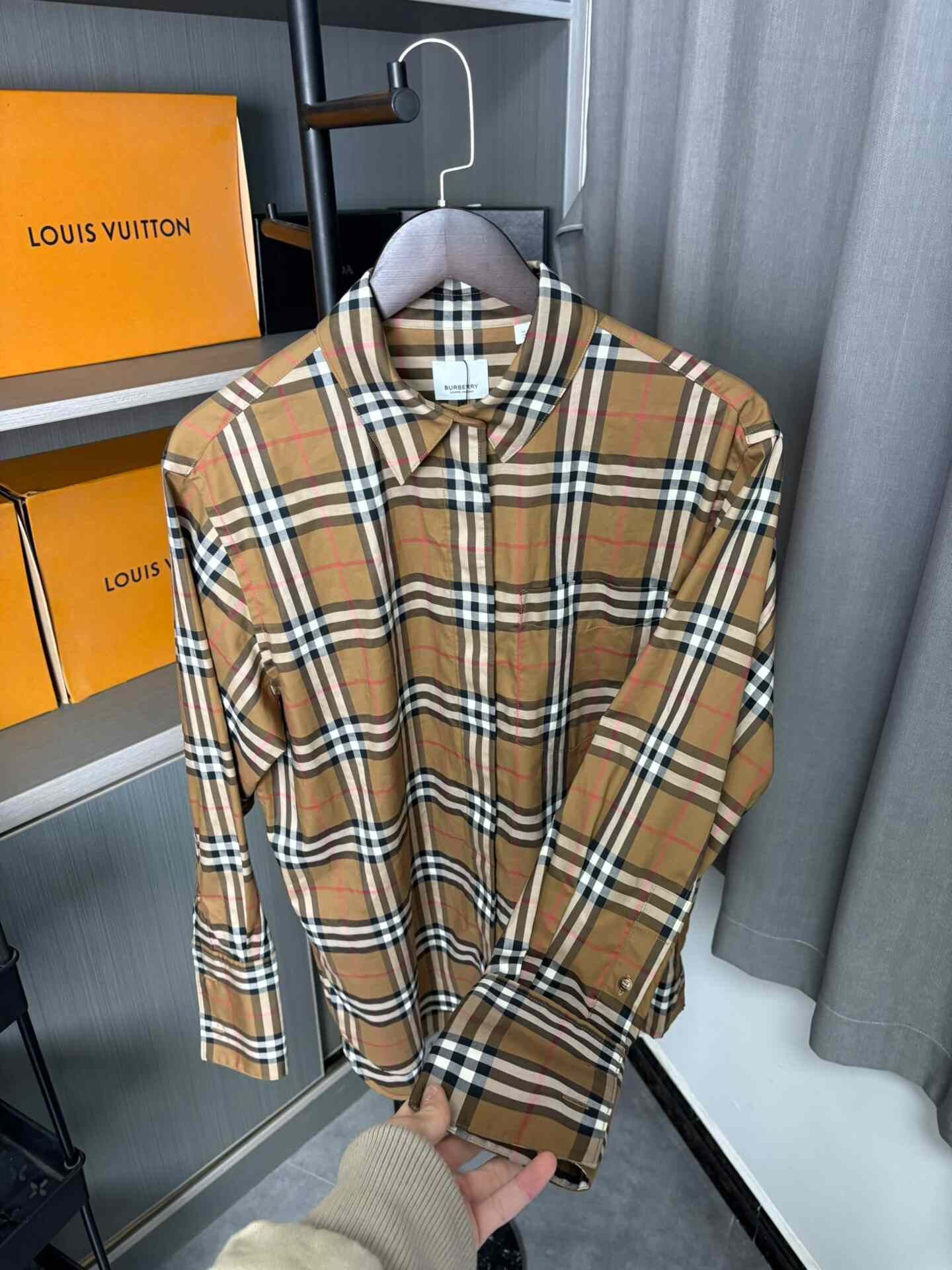 Burberry Burberry Plaid Beige Shirt 8 Men Size US XS / EU 42 / 0 - 7 Thumbnail