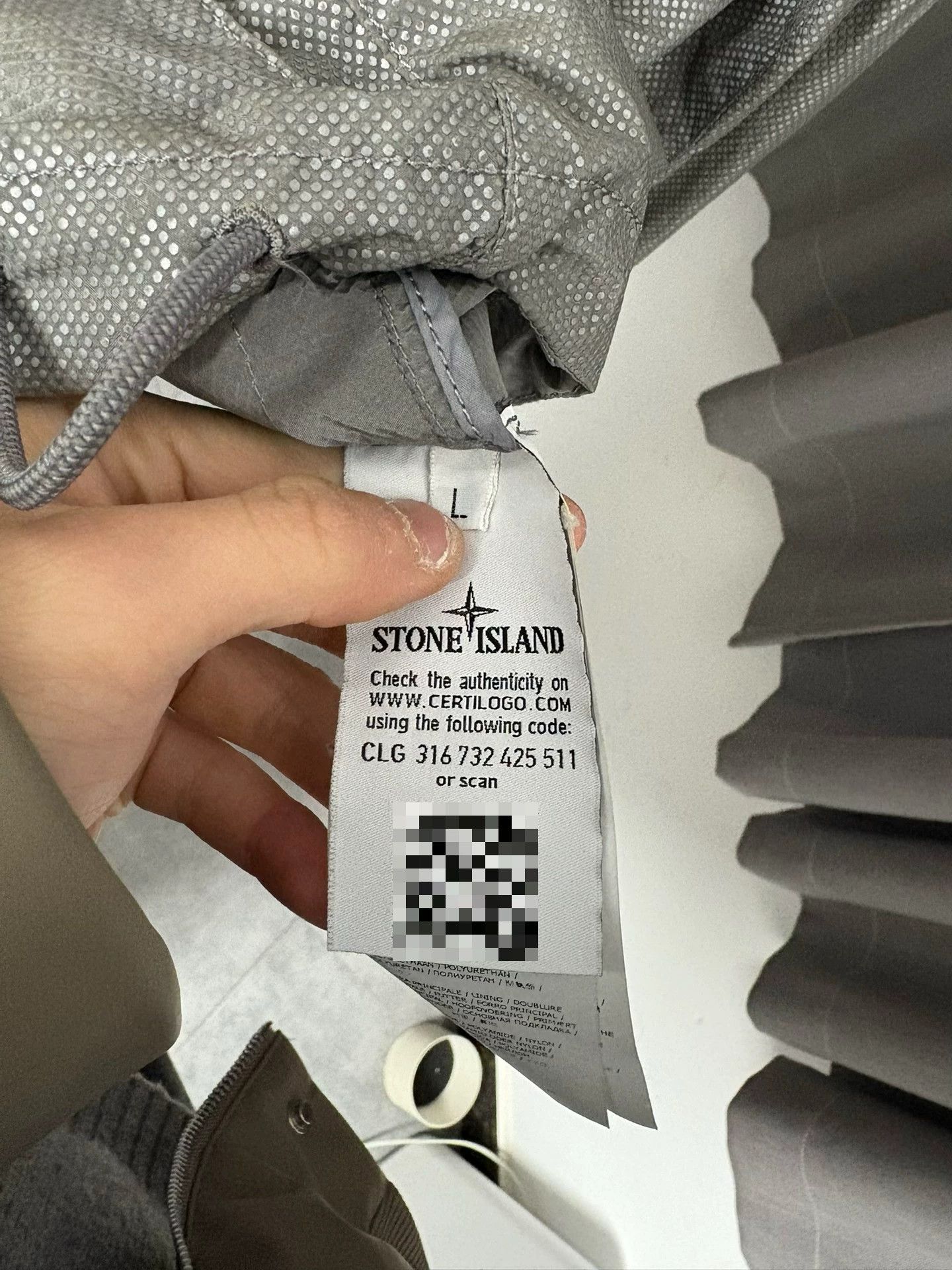 Stone Island Stone Island Reflective White Light Jacket L Men Size US L / EU 52-54 / 3 - 6 Thumbnail