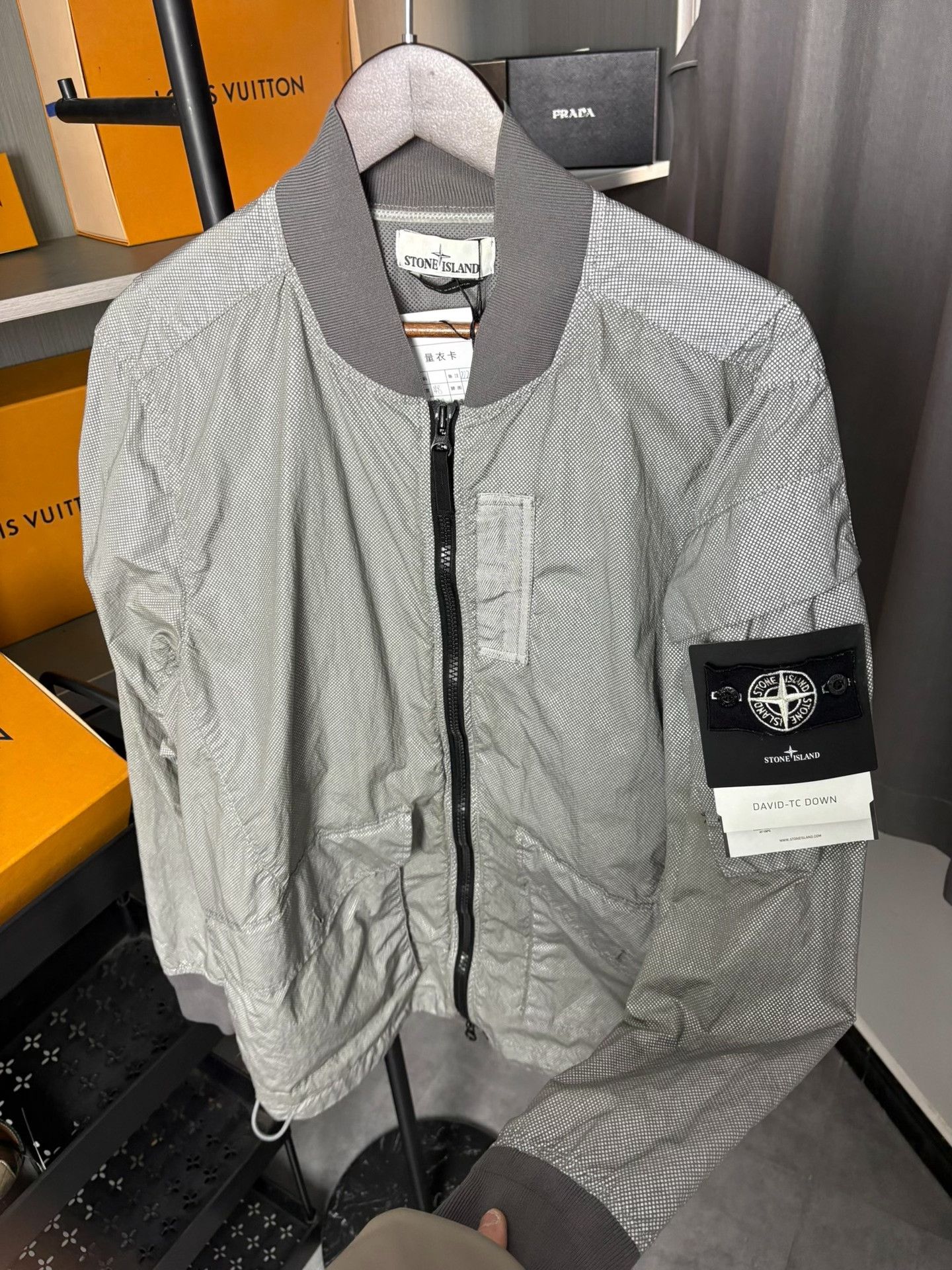 Stone Island Stone Island Reflective White Light Jacket L Men Size US L / EU 52-54 / 3 - 7 Thumbnail