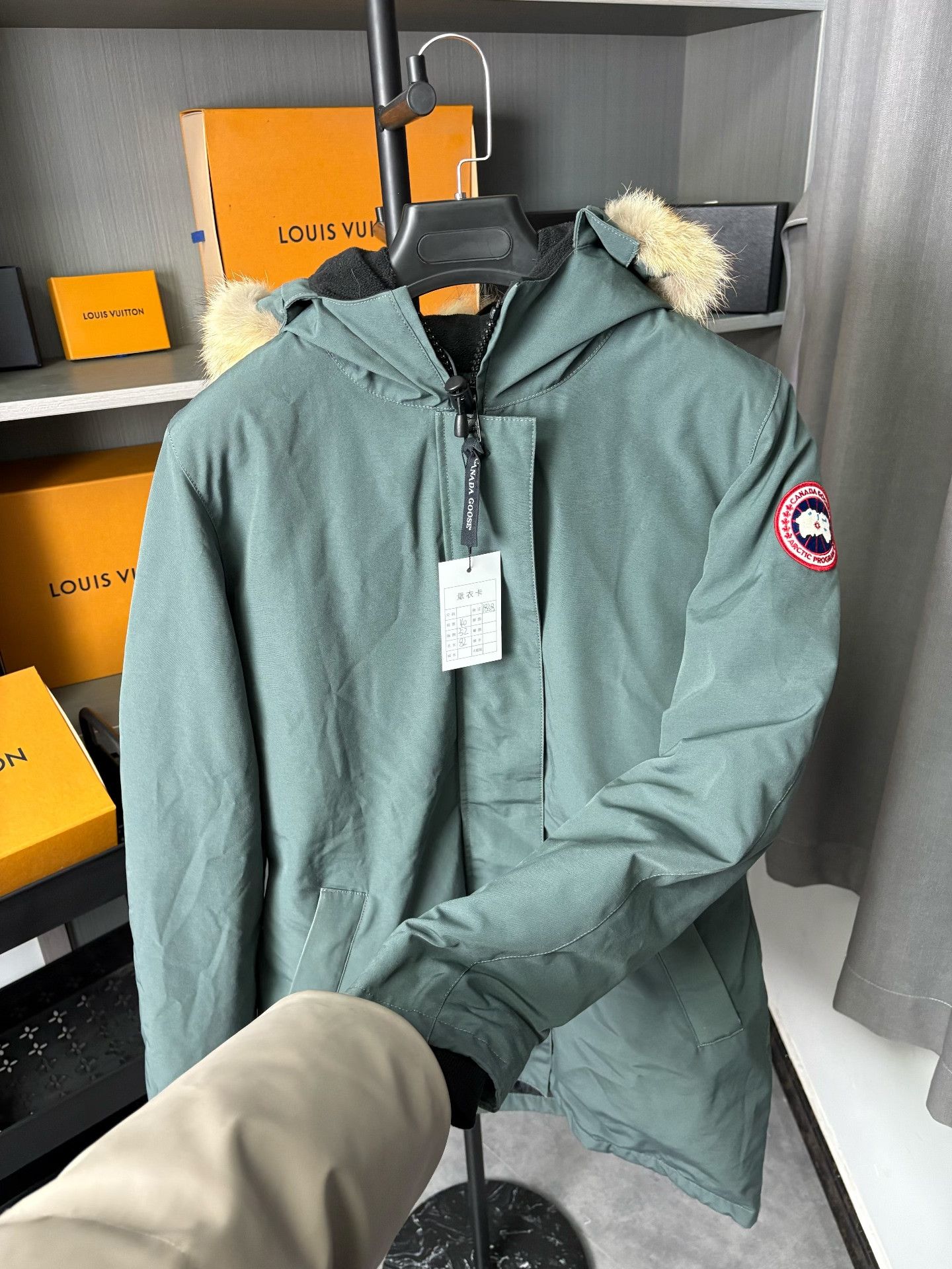 Canada Goose Canada Goose Down Green Heavy Coat L Men Size US L / EU 52-54 / 3 - 7 Thumbnail