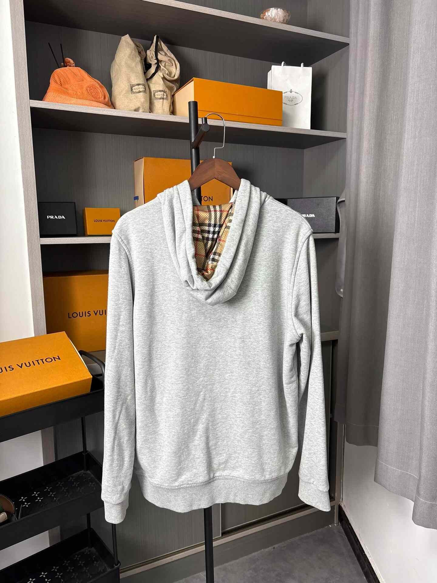 Burberry Burberry Gray Light Jacket M Men Size US M / EU 48-50 / 2 - 2 Thumbnail