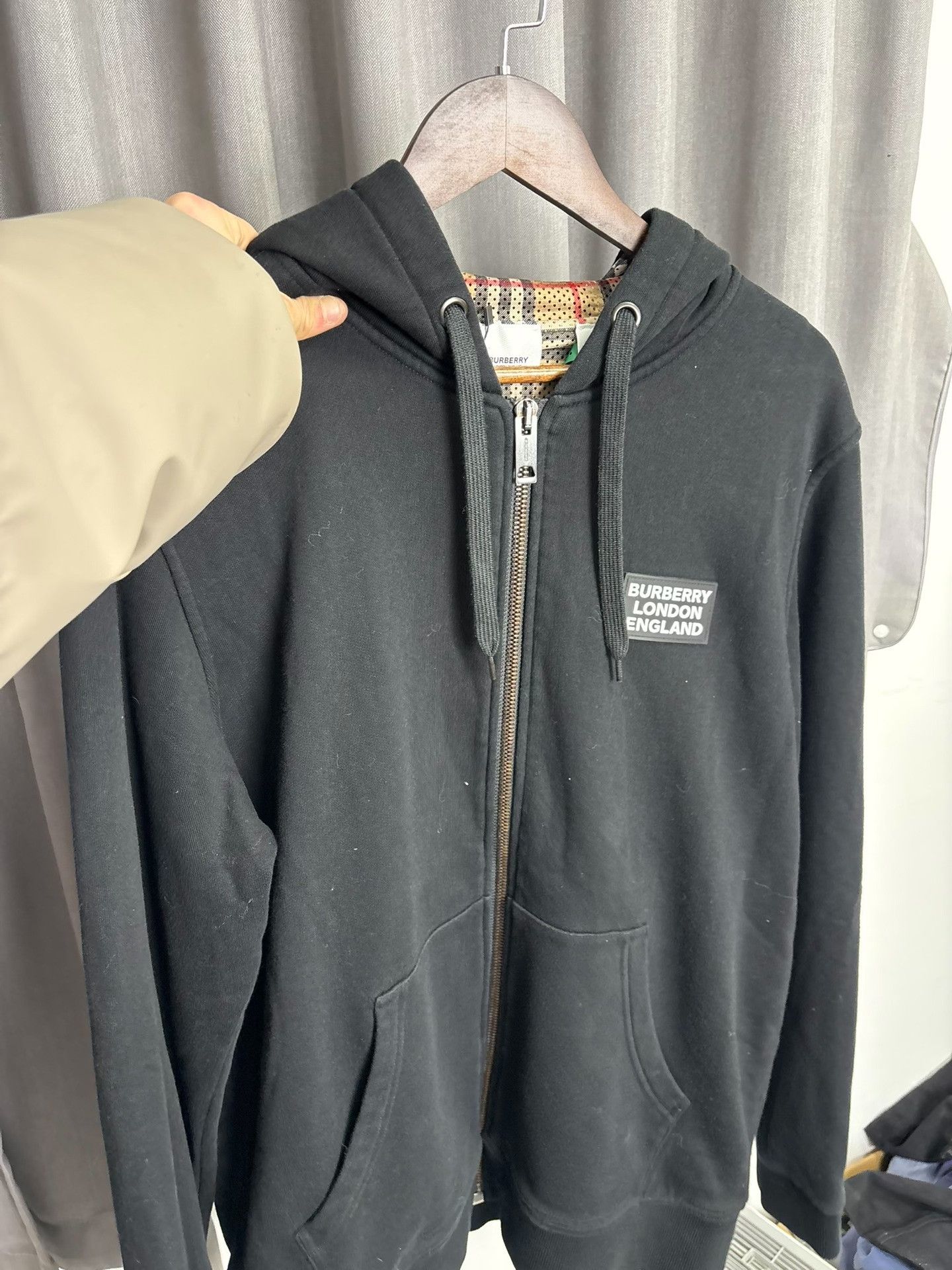 Burberry Burberry Plaid Black Hoodie L Men Size US L / EU 52-54 / 3 - 8 Thumbnail