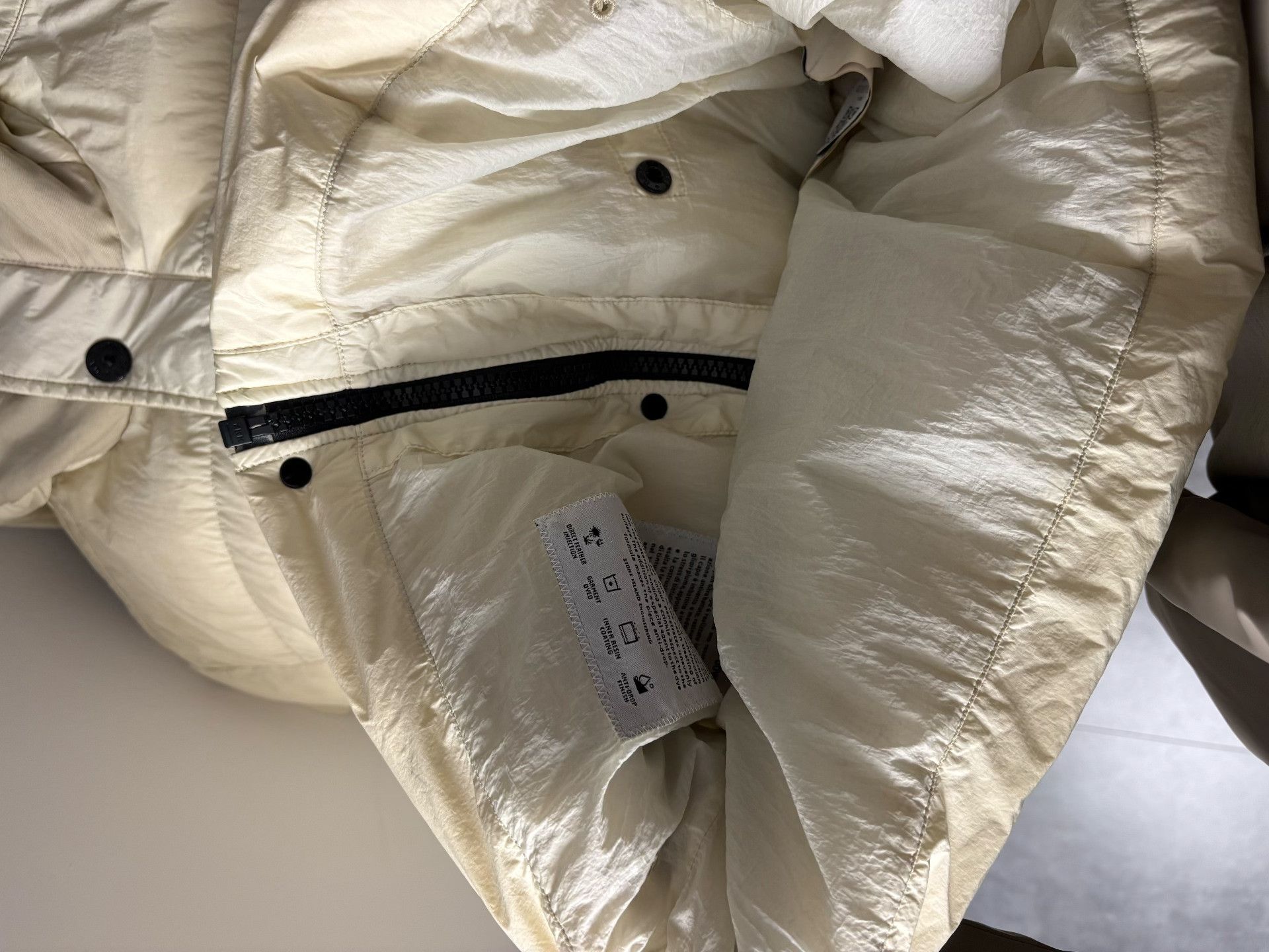 Stone Island Stone Island Down White Heavy Coat L Men Size US L / EU 52-54 / 3 - 8 Thumbnail