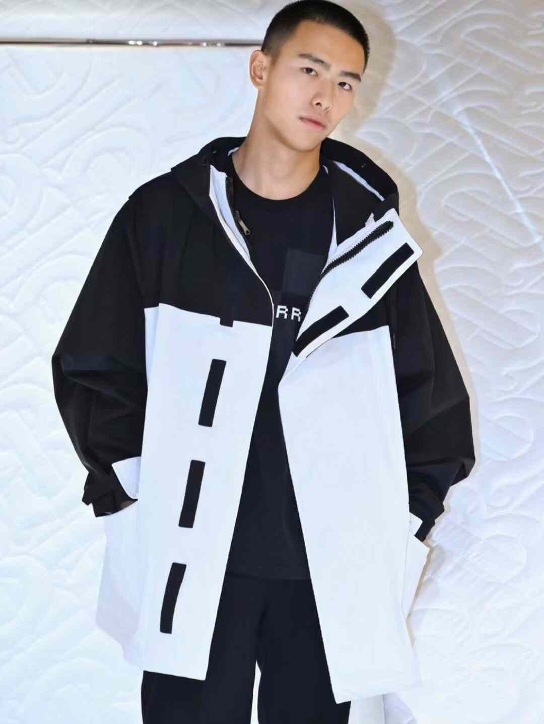 Burberry Burberry Letter Logo Outdoor Functional Hooded Jacket Size US S / EU 44-46 / 1 - 2 Thumbnail