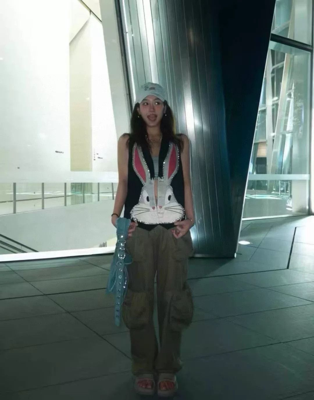 Gucci Gucci Bugs Bunny Rhinestone Suede Vest Size US S / EU 44-46 / 1 - 6 Thumbnail