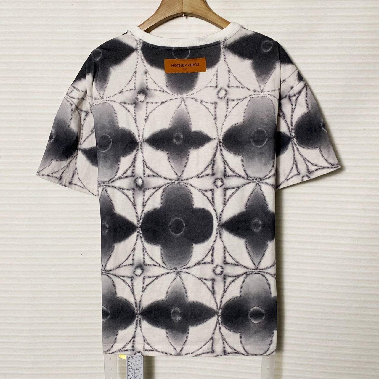 Louis Vuitton Louis Vuitton SS23 Tie-Dye T-shirt Size US XL / EU 56 / 4 - 2 Thumbnail