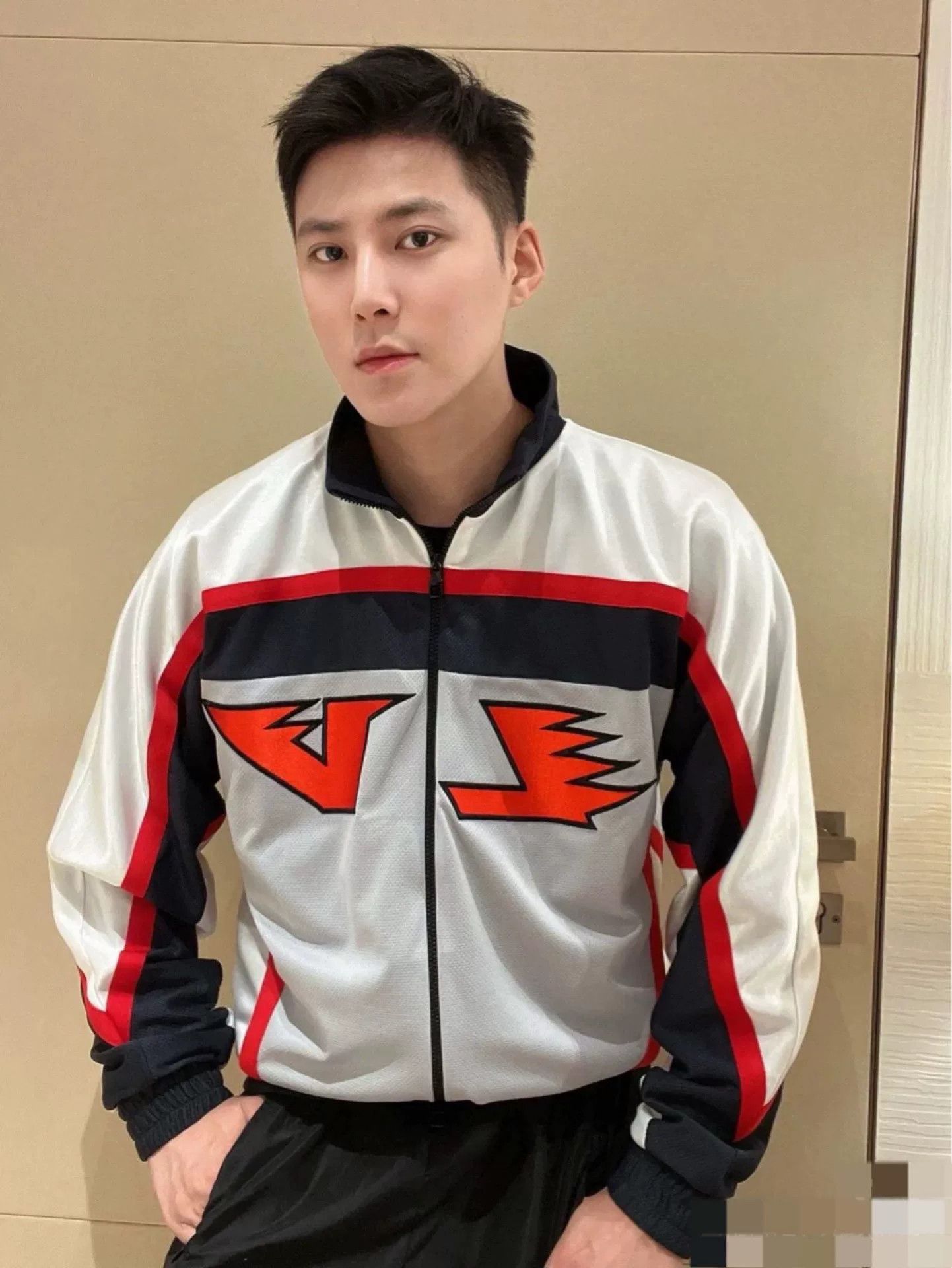 Louis Vuitton Louis Vuitton FW22 Men's Hockey Jacket Size US S / EU 44-46 / 1 - 8 Thumbnail