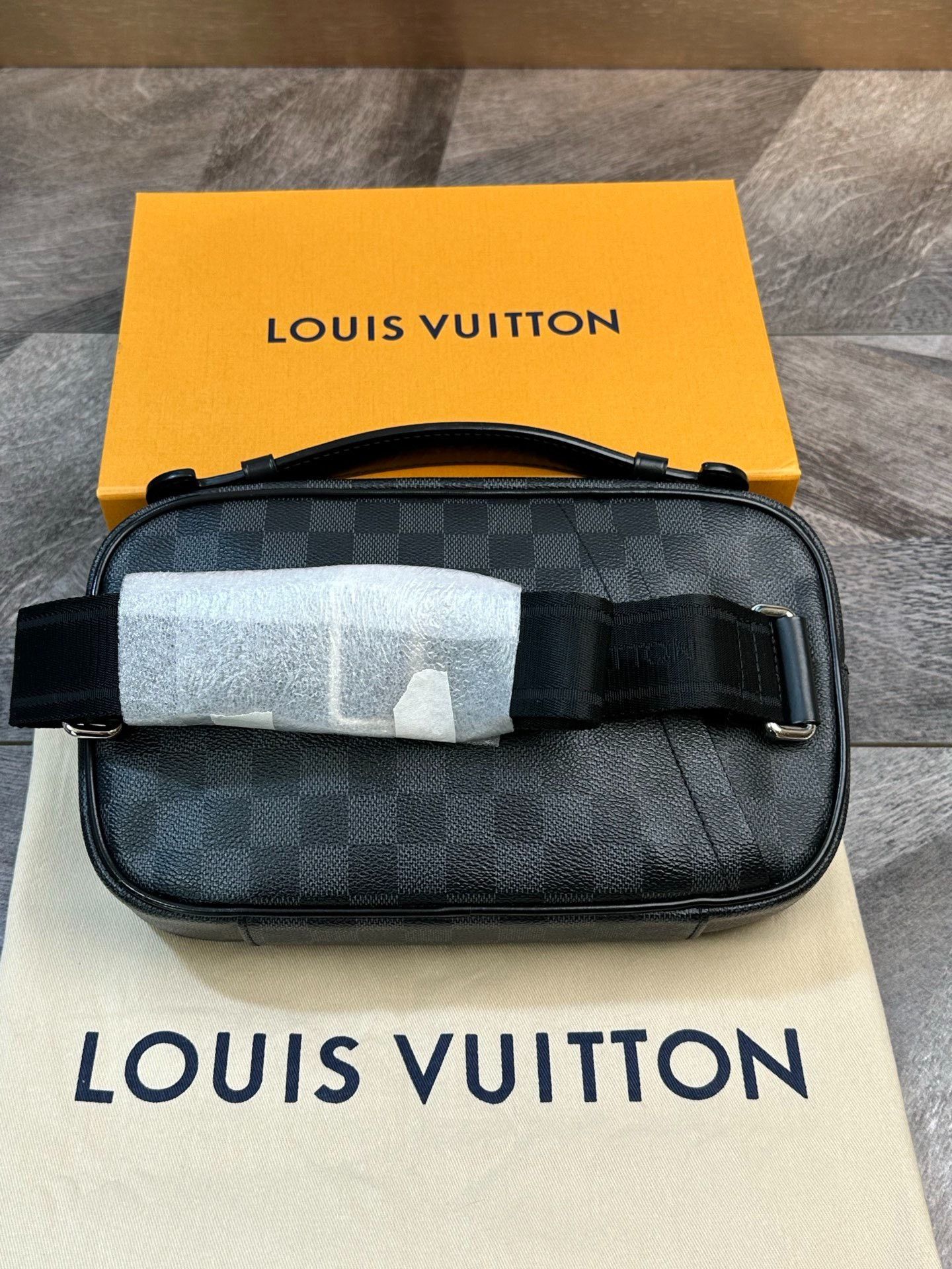 Louis Vuitton LV Black Checkerboard Waist Chest Bag Size ONE SIZE - 3 Thumbnail