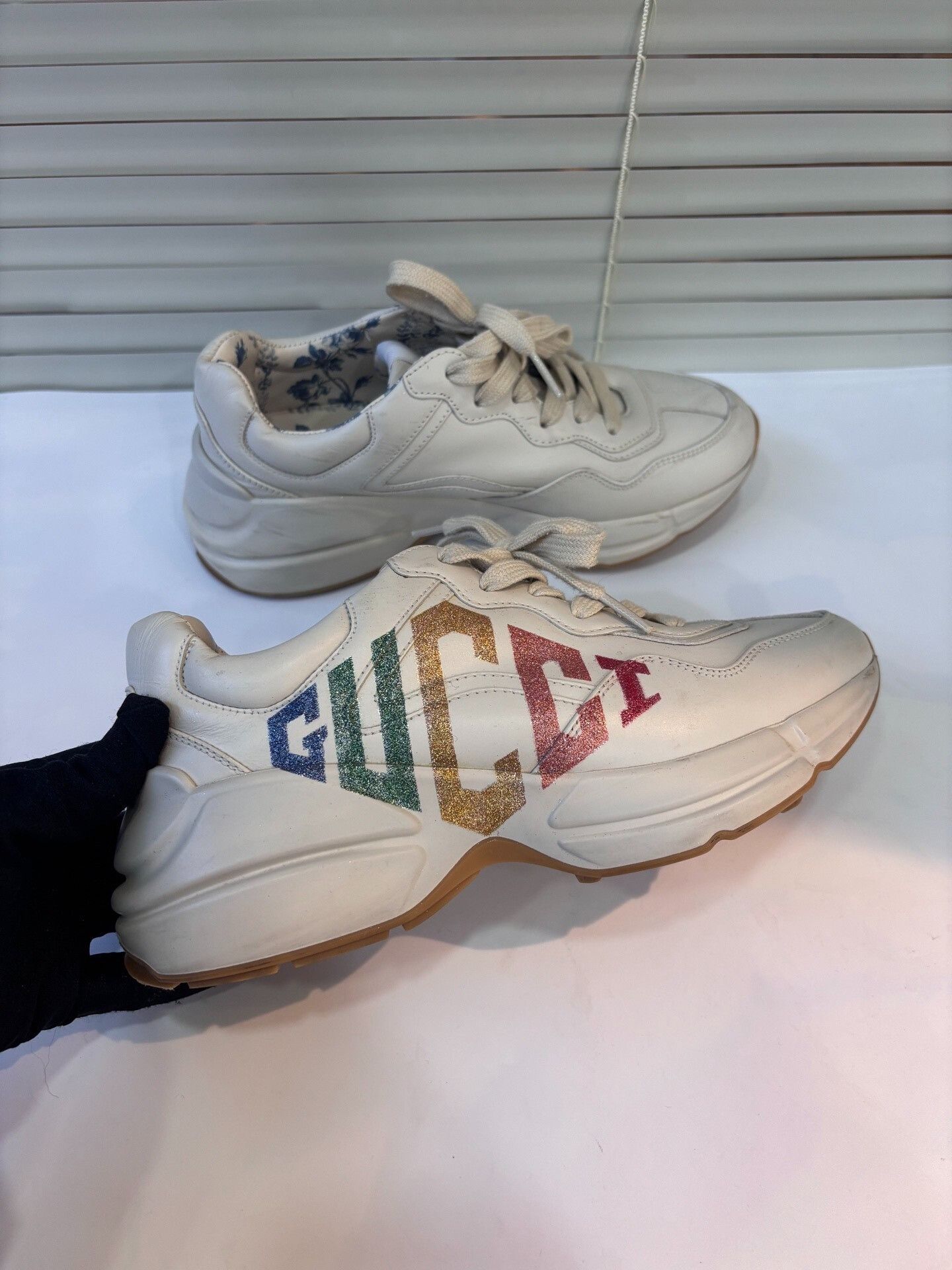 Gucci Gucci Classic Rainbow Logo Dad Shoes Size US 5 / IT 35 - 6 Thumbnail