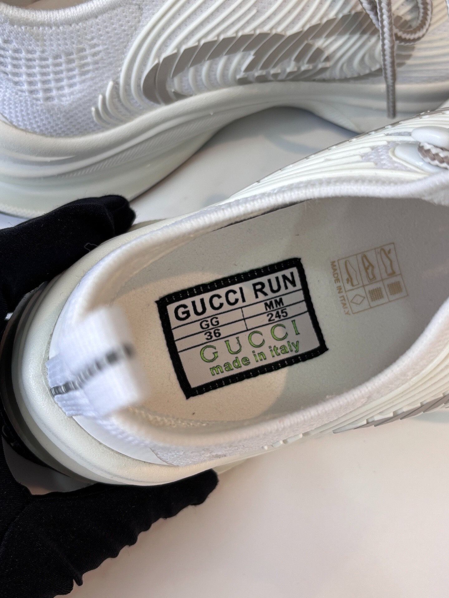 Gucci Gucci Run Fabric Running Shoes Size US 5 / IT 35 - 9 Thumbnail