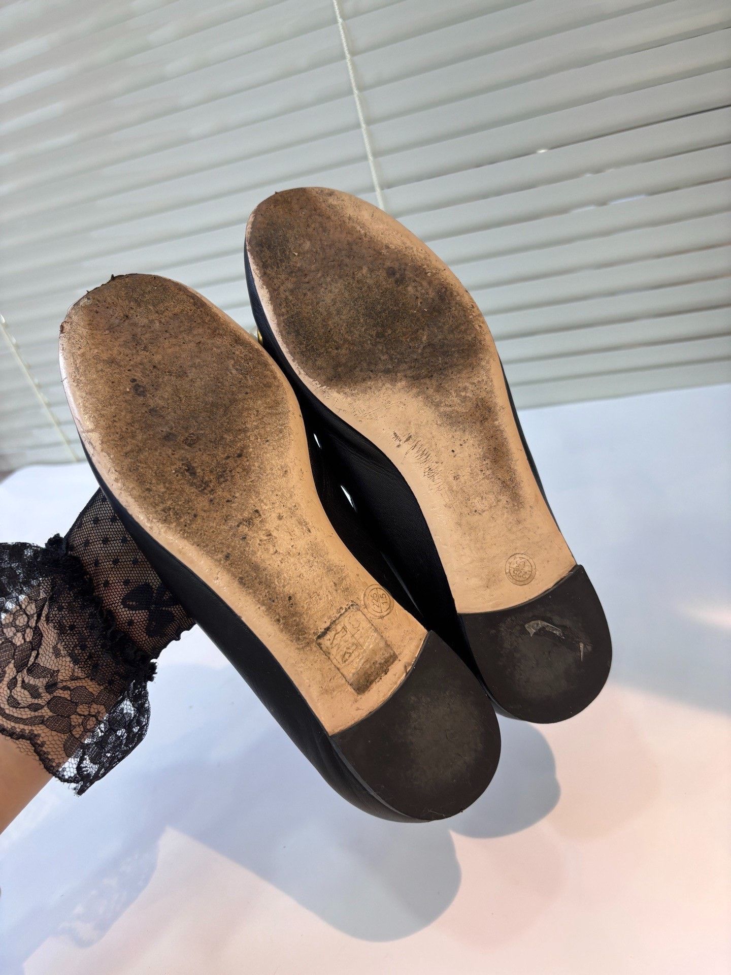 Gucci Gucci Pearl Petal Mary Jane Flats Size US 4.5 / IT 34.5 - 2 Thumbnail