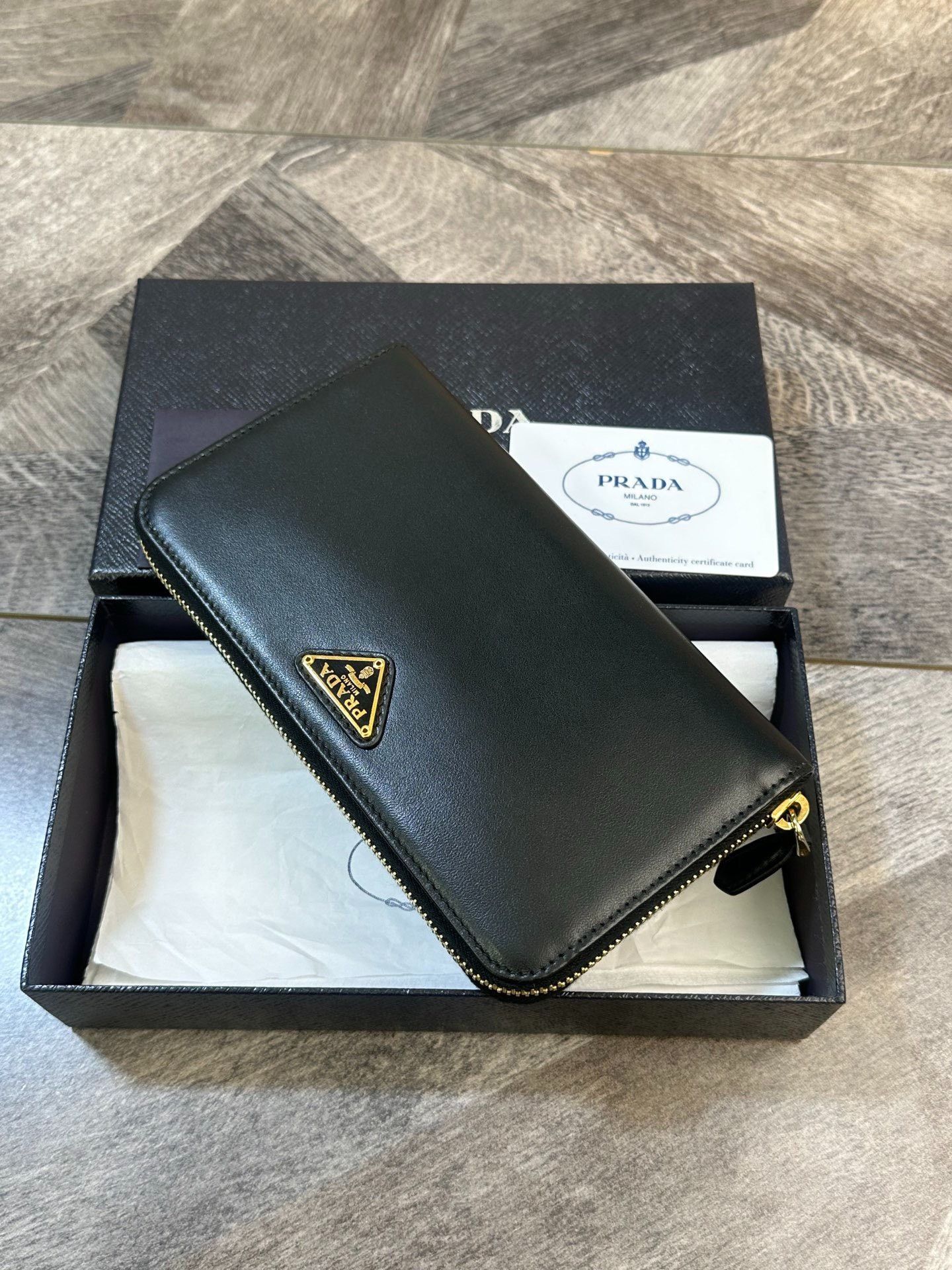 Prada Prada Classic Long Zip Wallet Clutch Size ONE SIZE - 5 Thumbnail
