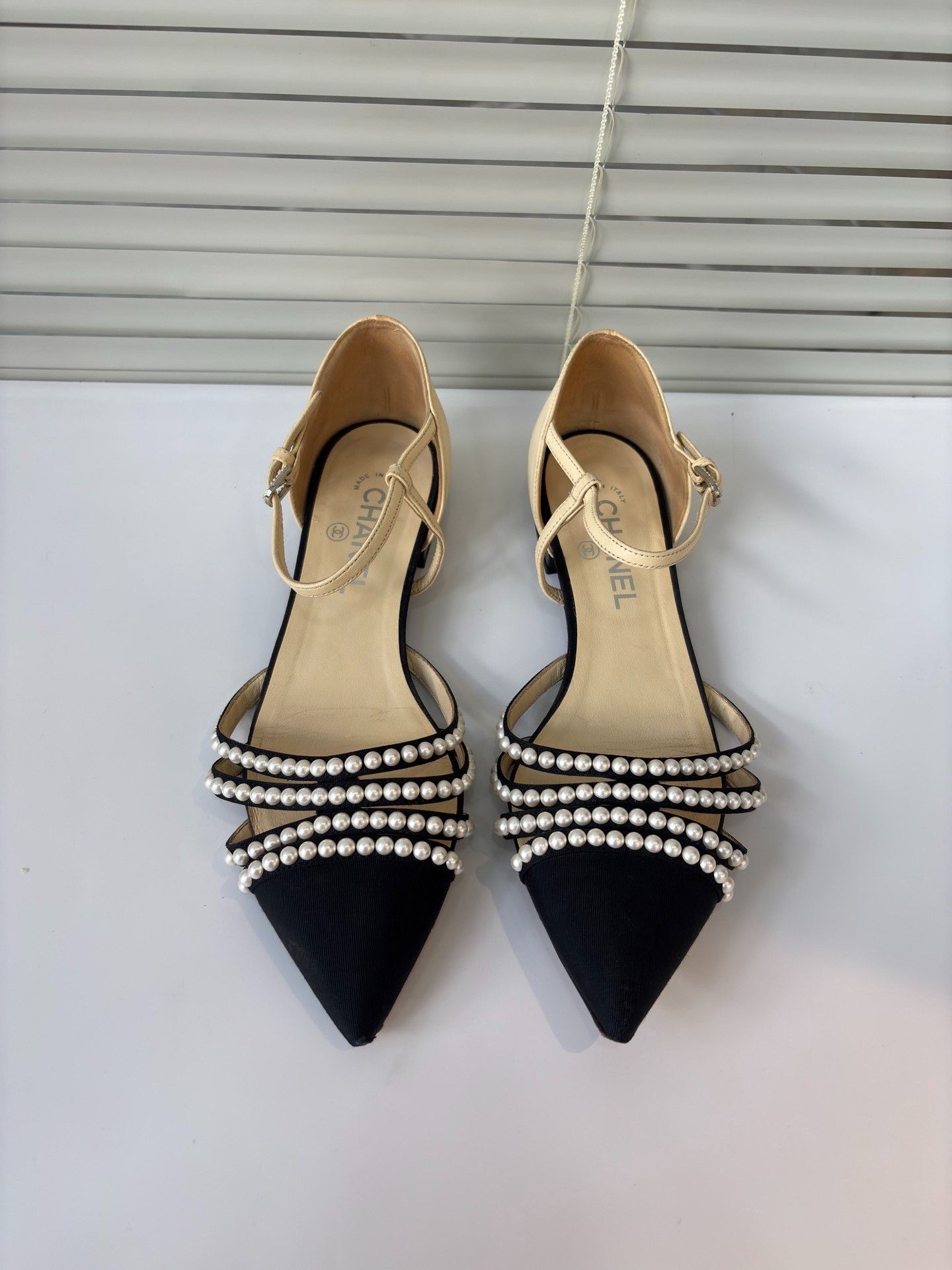 Chanel Chanel Pearl Pointed Flat Shoes Size US 8 / IT 38 - 9 Thumbnail