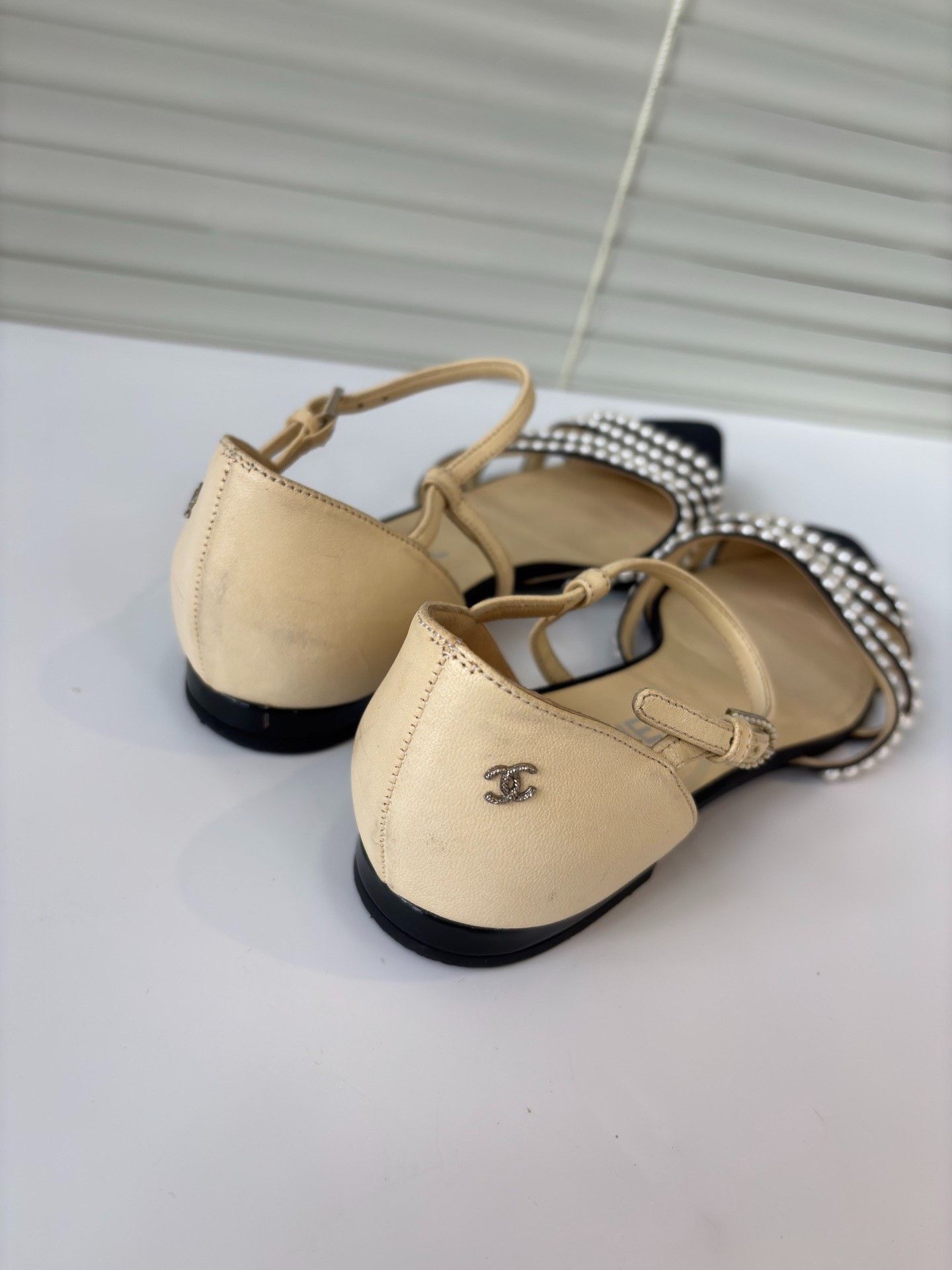 Chanel Chanel Pearl Pointed Flat Shoes Size US 8 / IT 38 - 2 Thumbnail