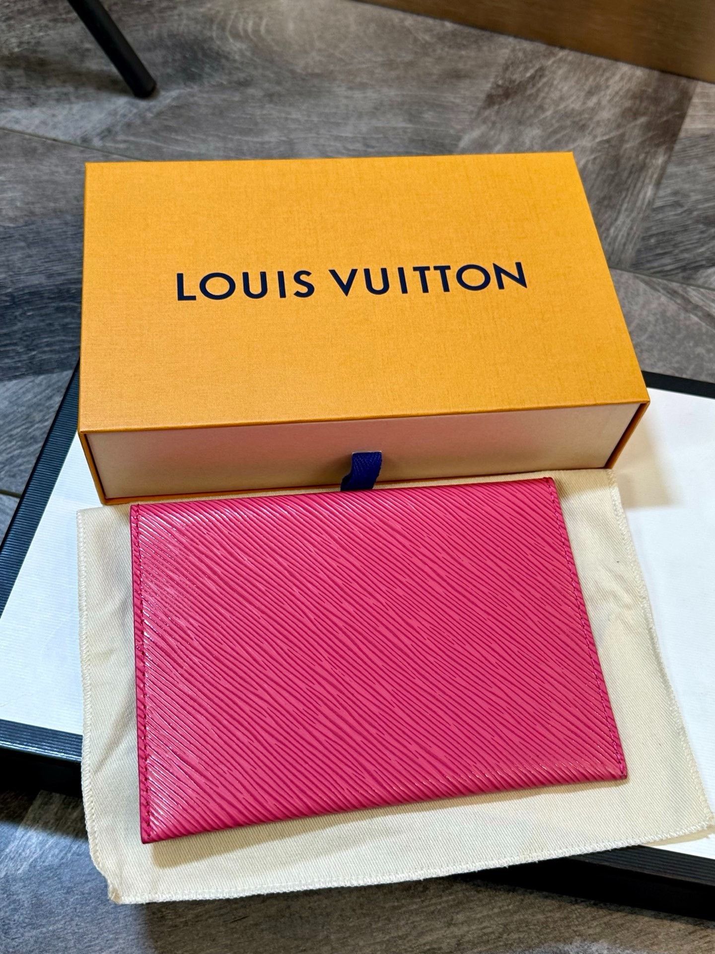 Louis Vuitton Louis Vuitton Pink Epi Envelope Pouch Size ONE SIZE - 5 Thumbnail