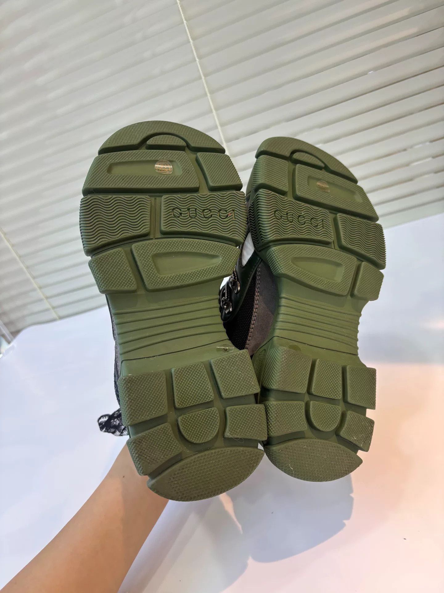 Gucci Gucci Olive Green Sneakers Size 36 Size US 5 / IT 35 - 3 Thumbnail