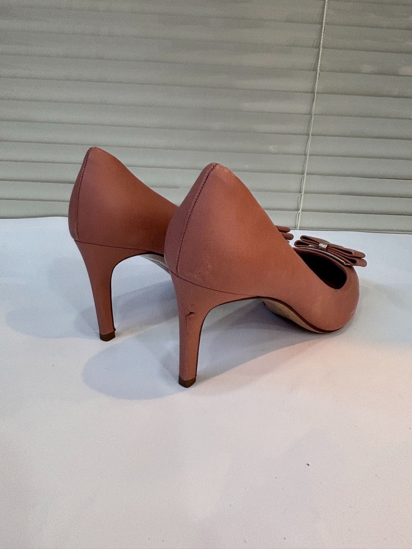 Salvatore Ferragamo Ferragamo Lobster Pink Bow Heels Size US 5 / IT 35 - 4 Thumbnail