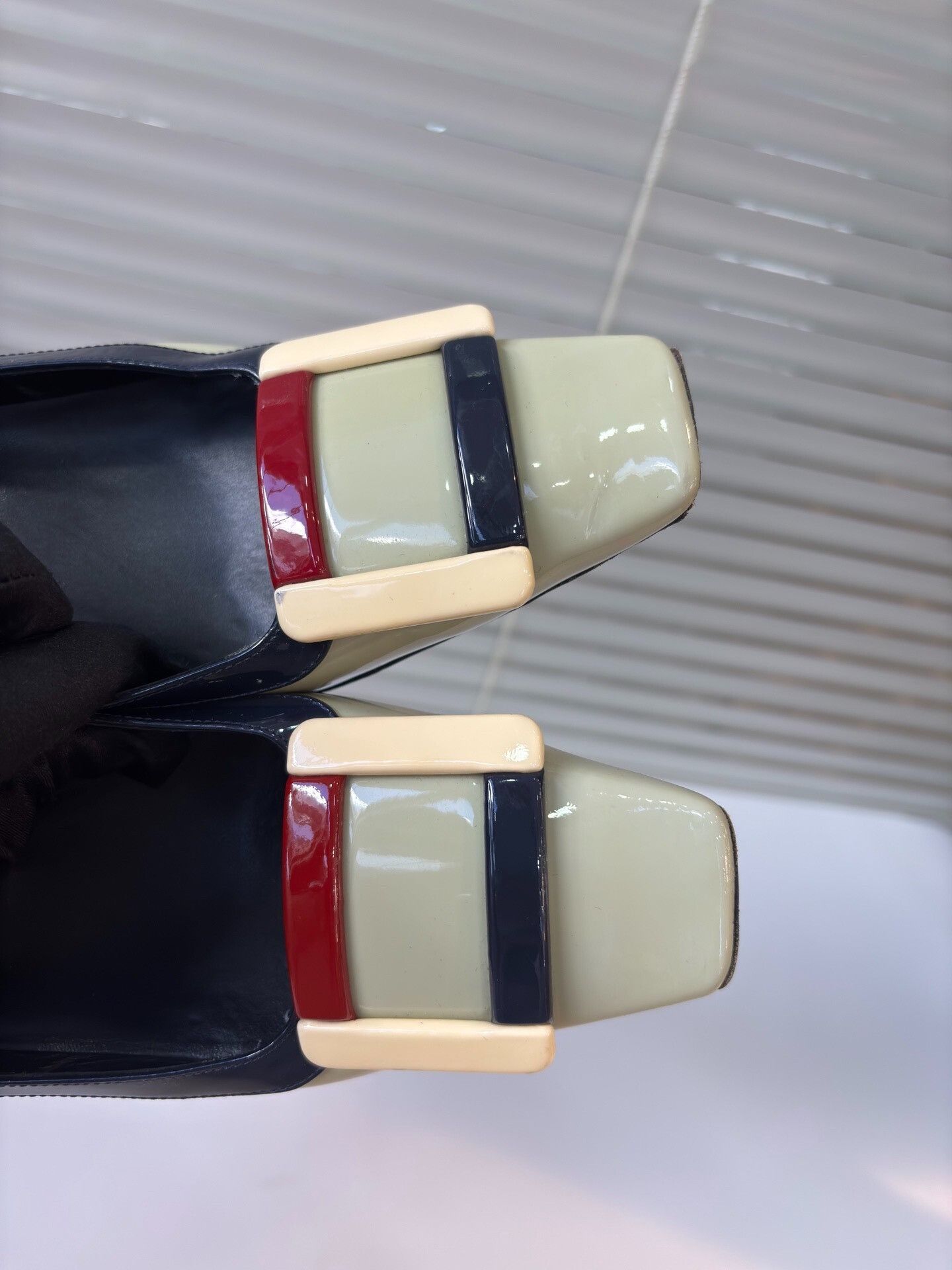 Roger Vivier RV Classic Colorblock Women's Shoes Size US 7.5 / IT 37.5 - 6 Thumbnail