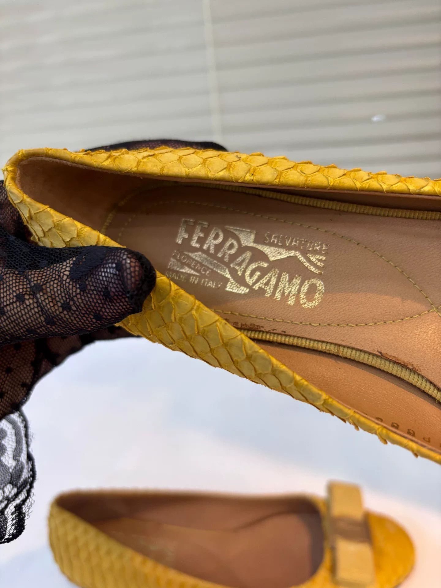 Salvatore Ferragamo Ferragamo Yellow Snake Skin Flat Shoes Size US 5.5 / IT 35.5 - 4 Thumbnail