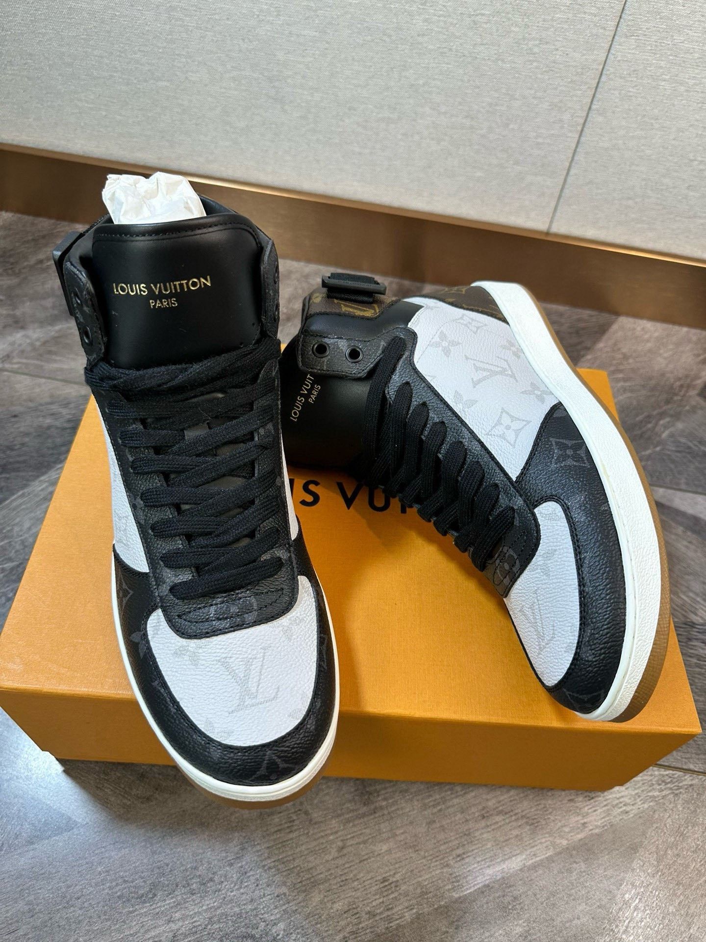 Louis Vuitton LV Classic Rivoli High-top Shoes Size US 8.5 / EU 41-42 - 5 Thumbnail