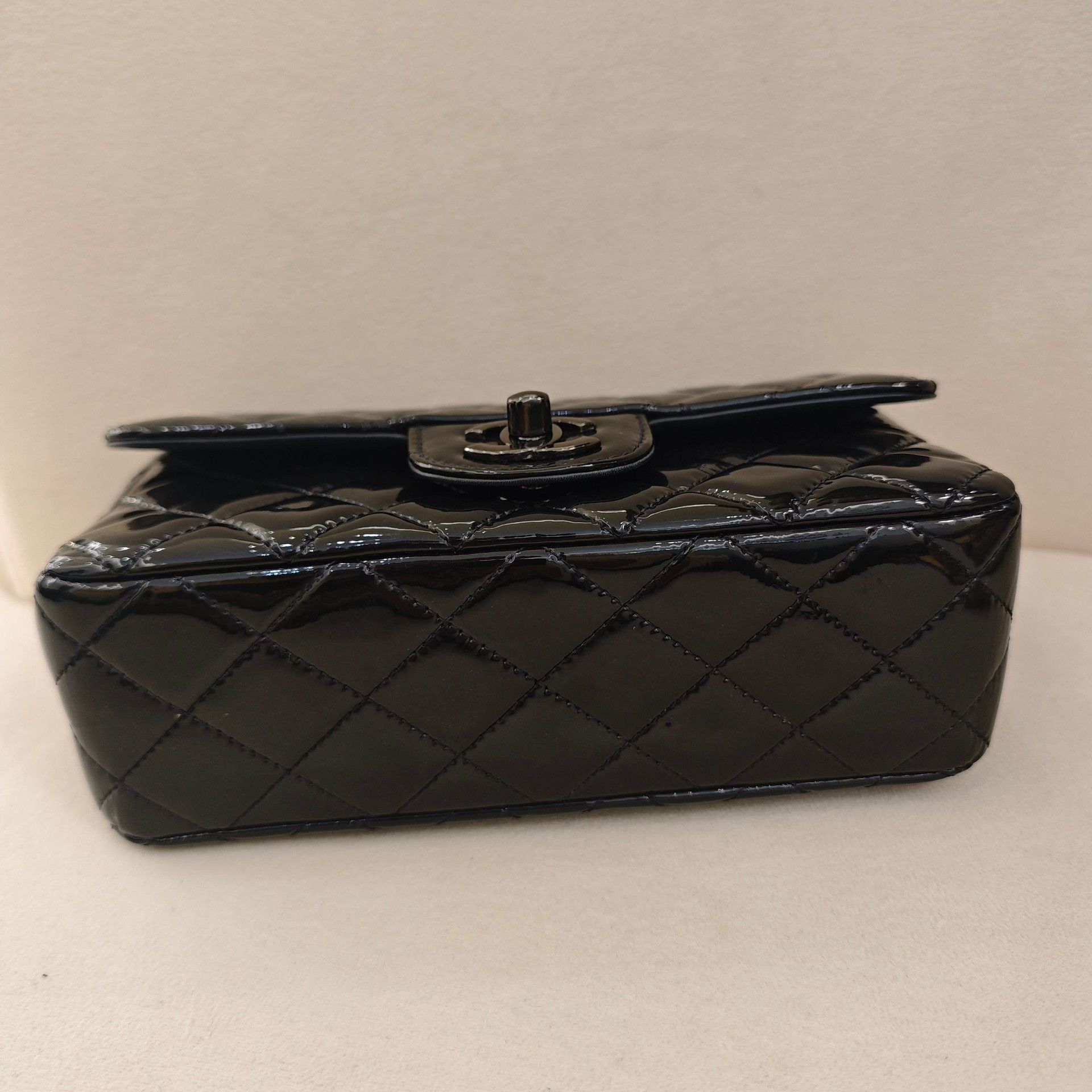 Chanel Chanel 21B CF Mini So Black Chain Bag Size ONE SIZE - 4 Thumbnail