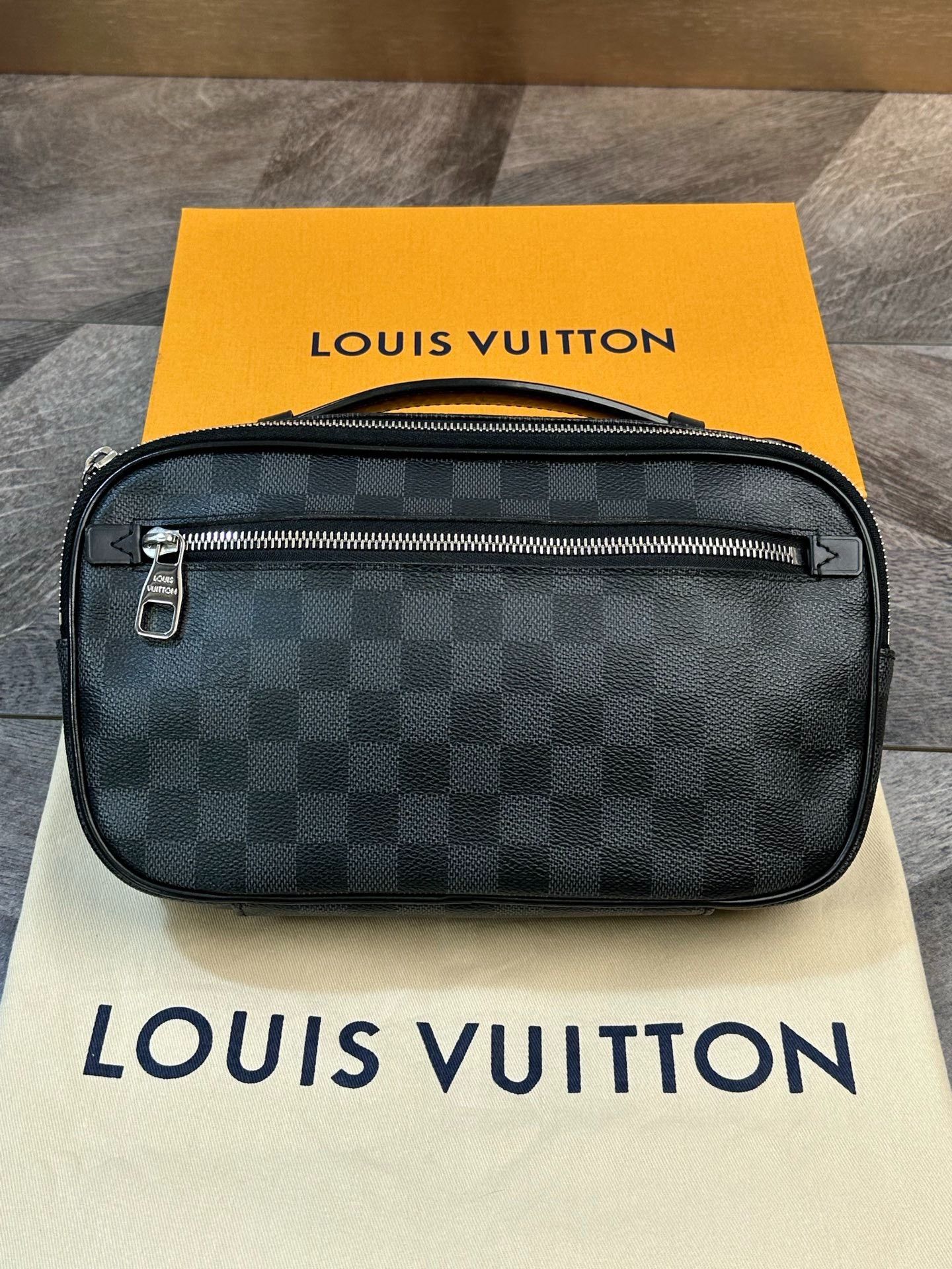 Louis Vuitton LV Black Checkerboard Waist Chest Bag Size ONE SIZE - 4 Thumbnail