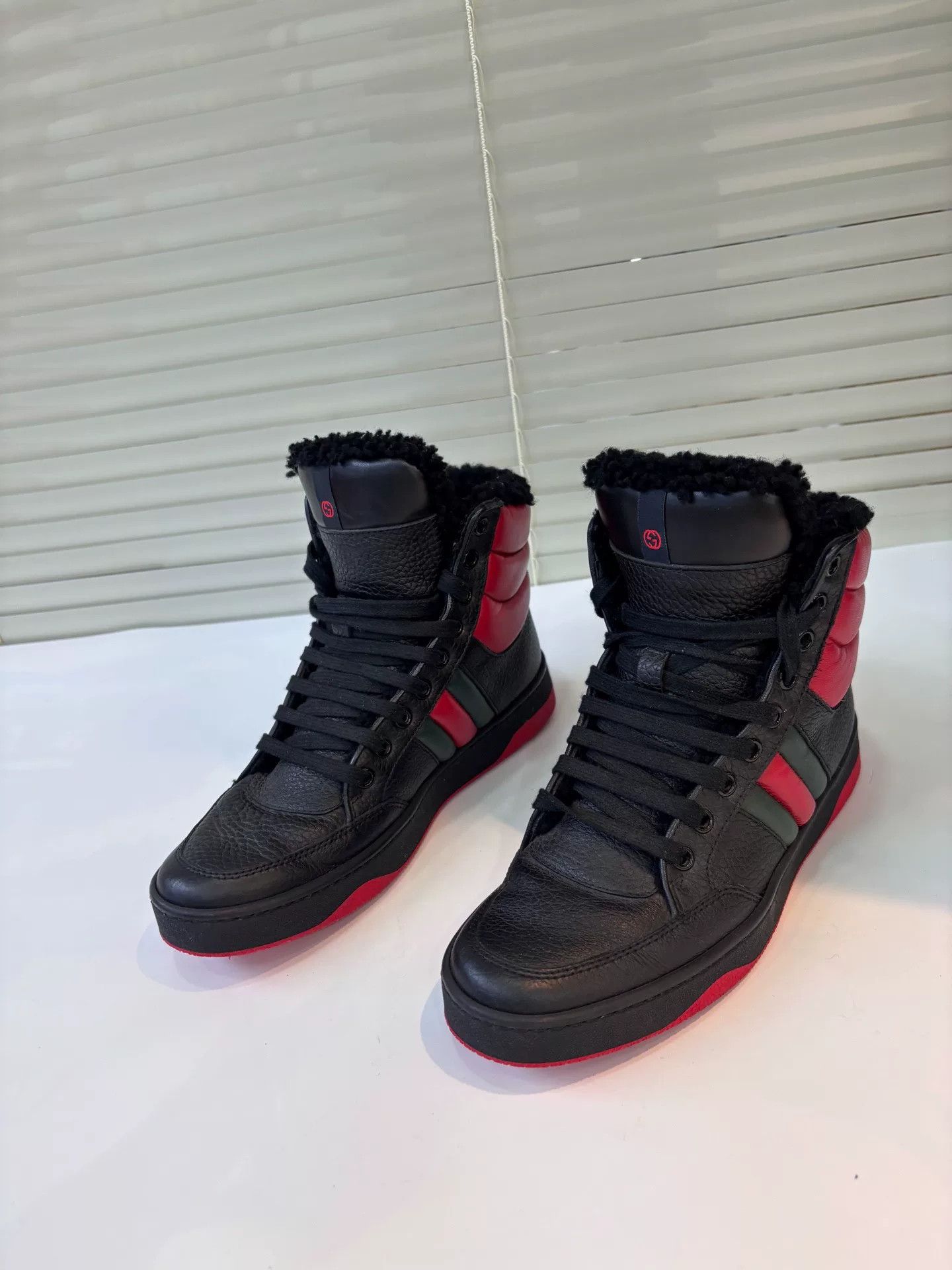 Gucci Gucci Black Leather Lamb Wool Sneakers Size US 5 / IT 35 - 4 Thumbnail