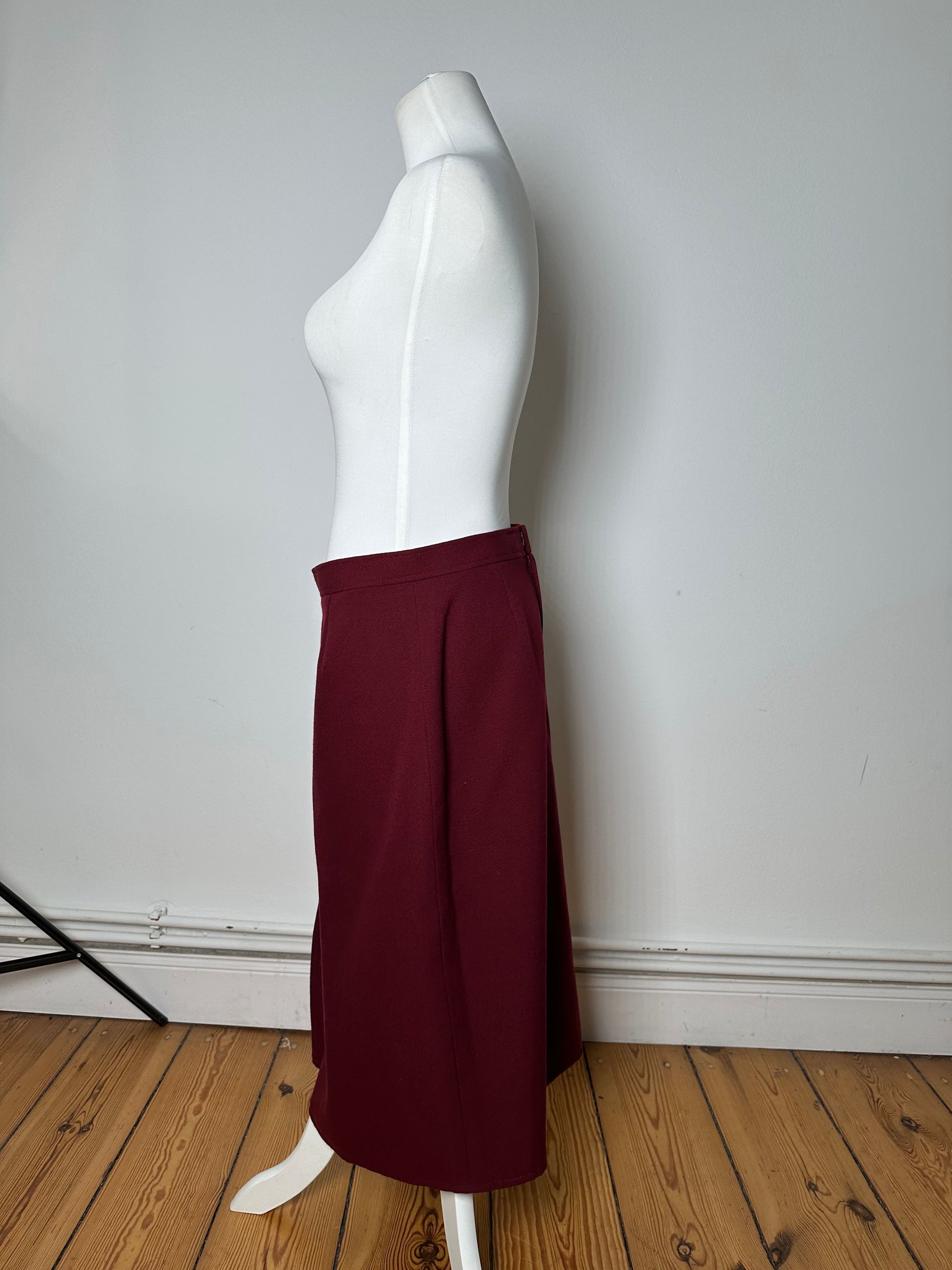 Chloe Vintage Wool Skirt Burgundy FR42 Size 27" / US 4 / IT 40 - 2 Thumbnail