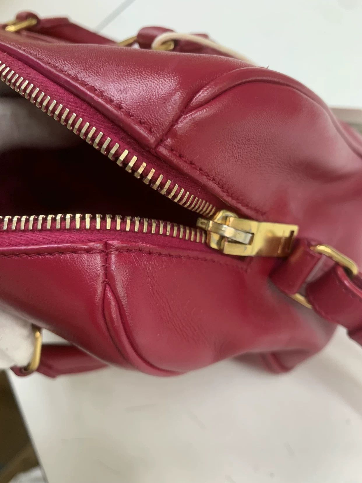 Saint Laurent Paris Saint Laurent Paris Gold Shoulder Bag 22 Women Size ONE SIZE - 8 Thumbnail