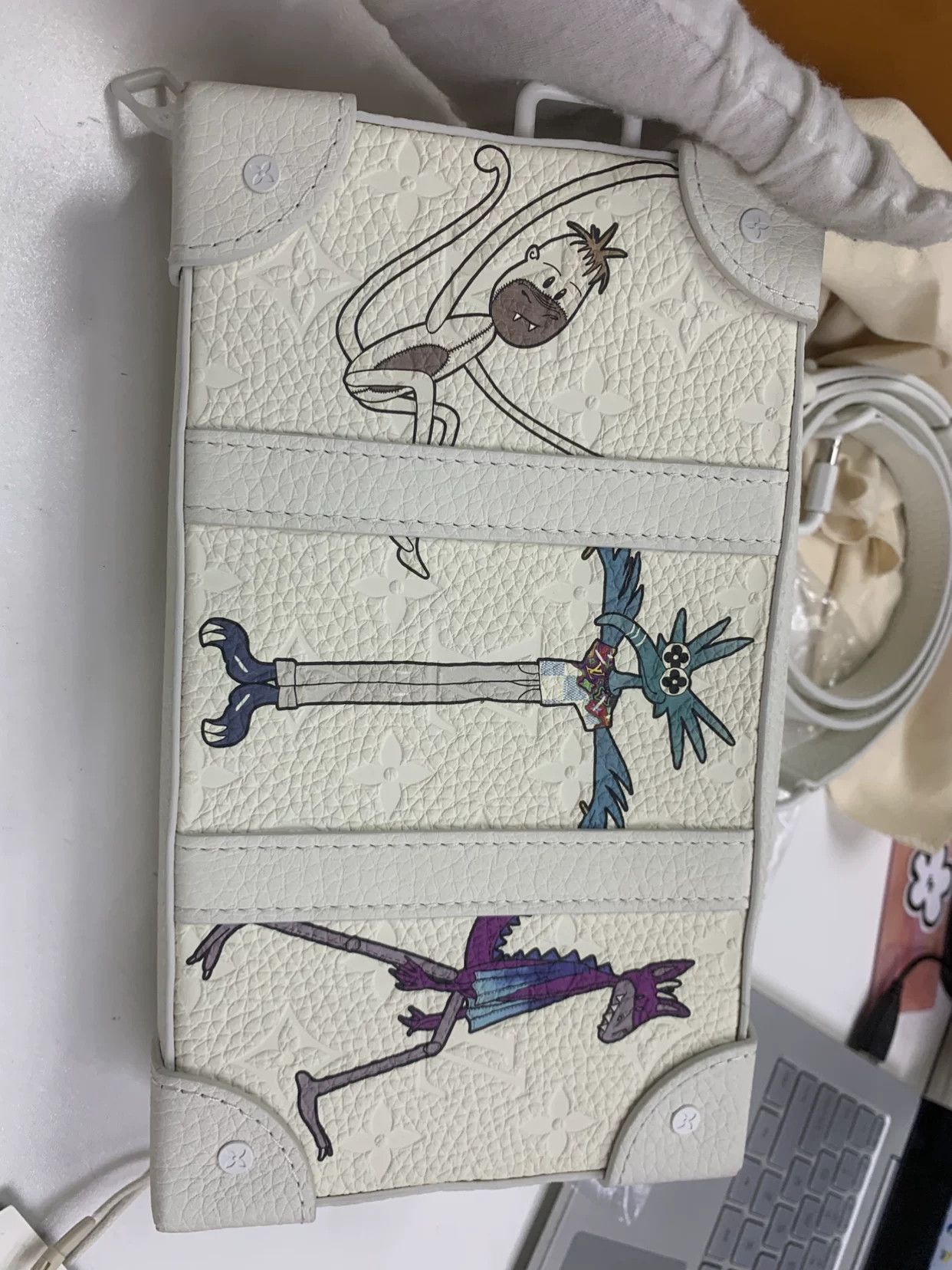 Louis Vuitton Louis Vuitton Graphic Multi Shoulder Bag 22 Women Size ONE SIZE - 9 Thumbnail