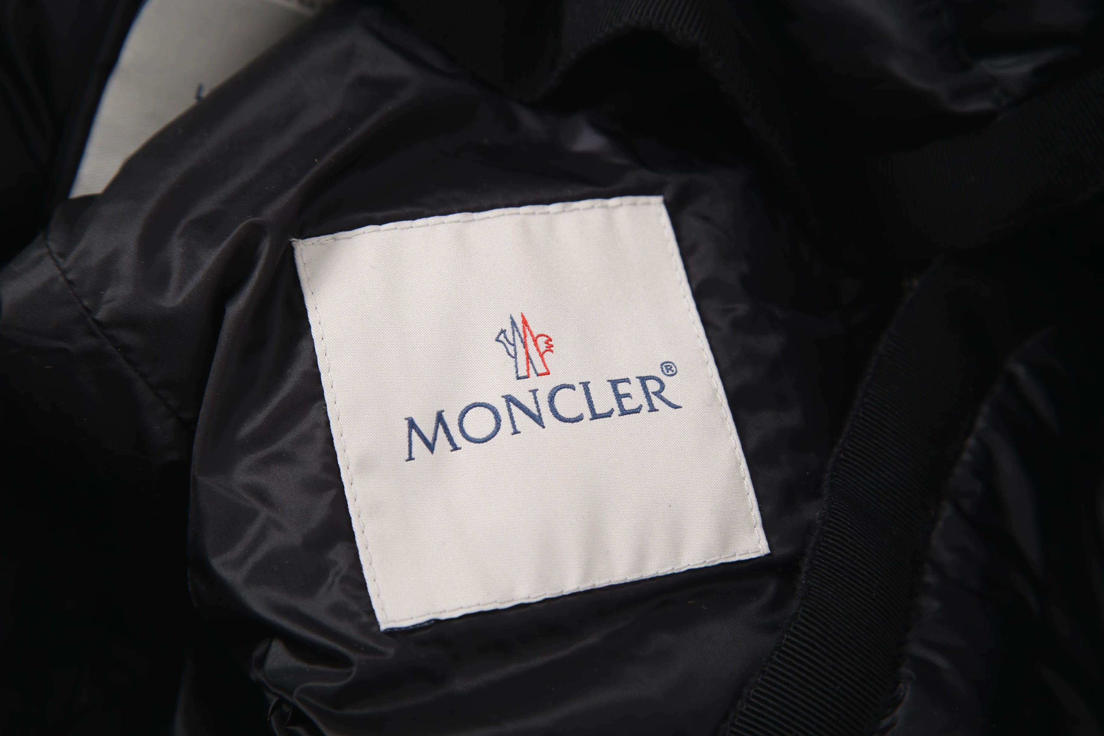 Moncler Moncler Down Heavy Coat XS Men Size US XS / EU 42 / 0 - 7 Thumbnail