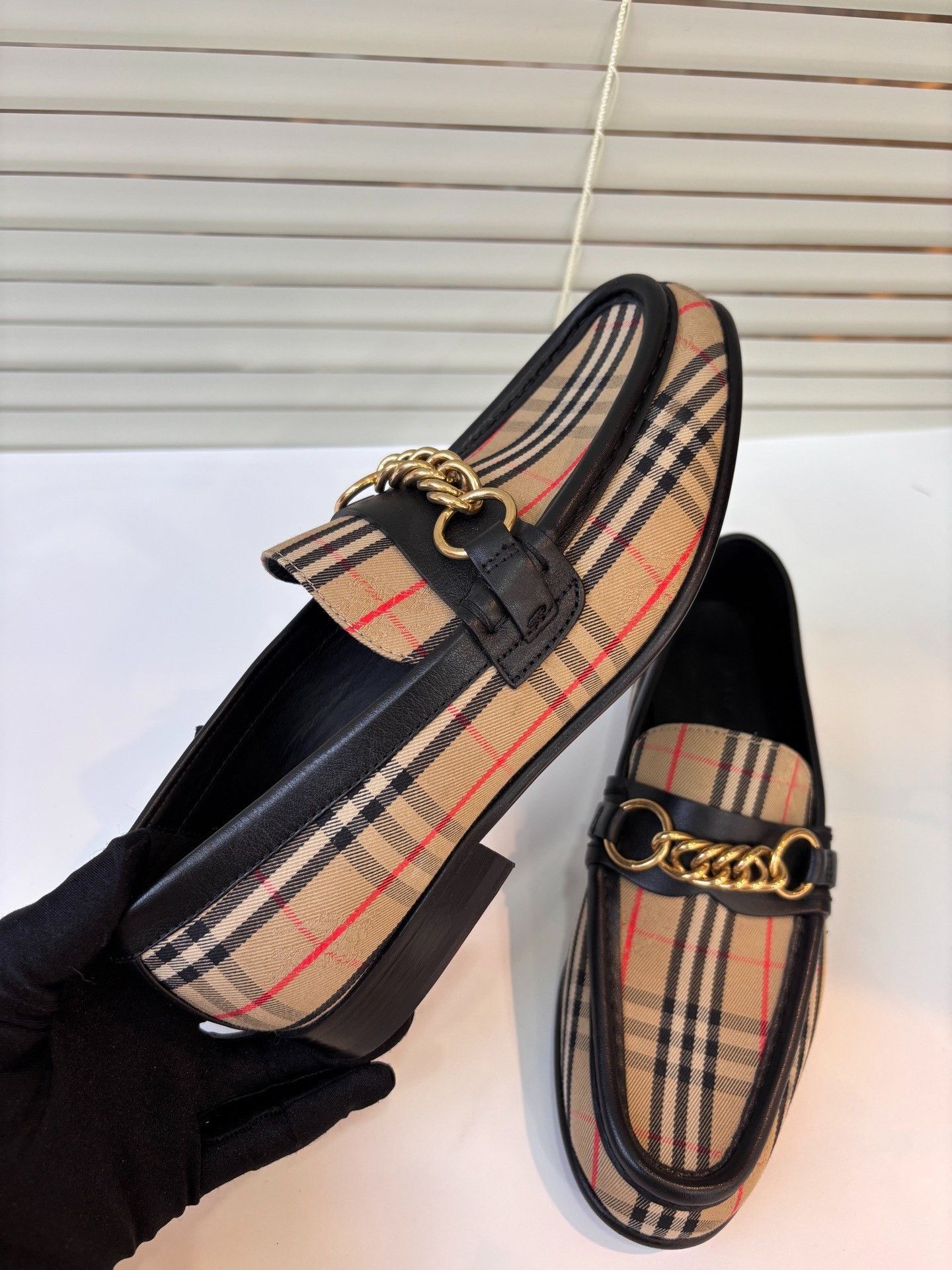 Burberry Burberry Classic Check Slip-On Loafers Size US 4.5 / IT 34.5 - 6 Thumbnail