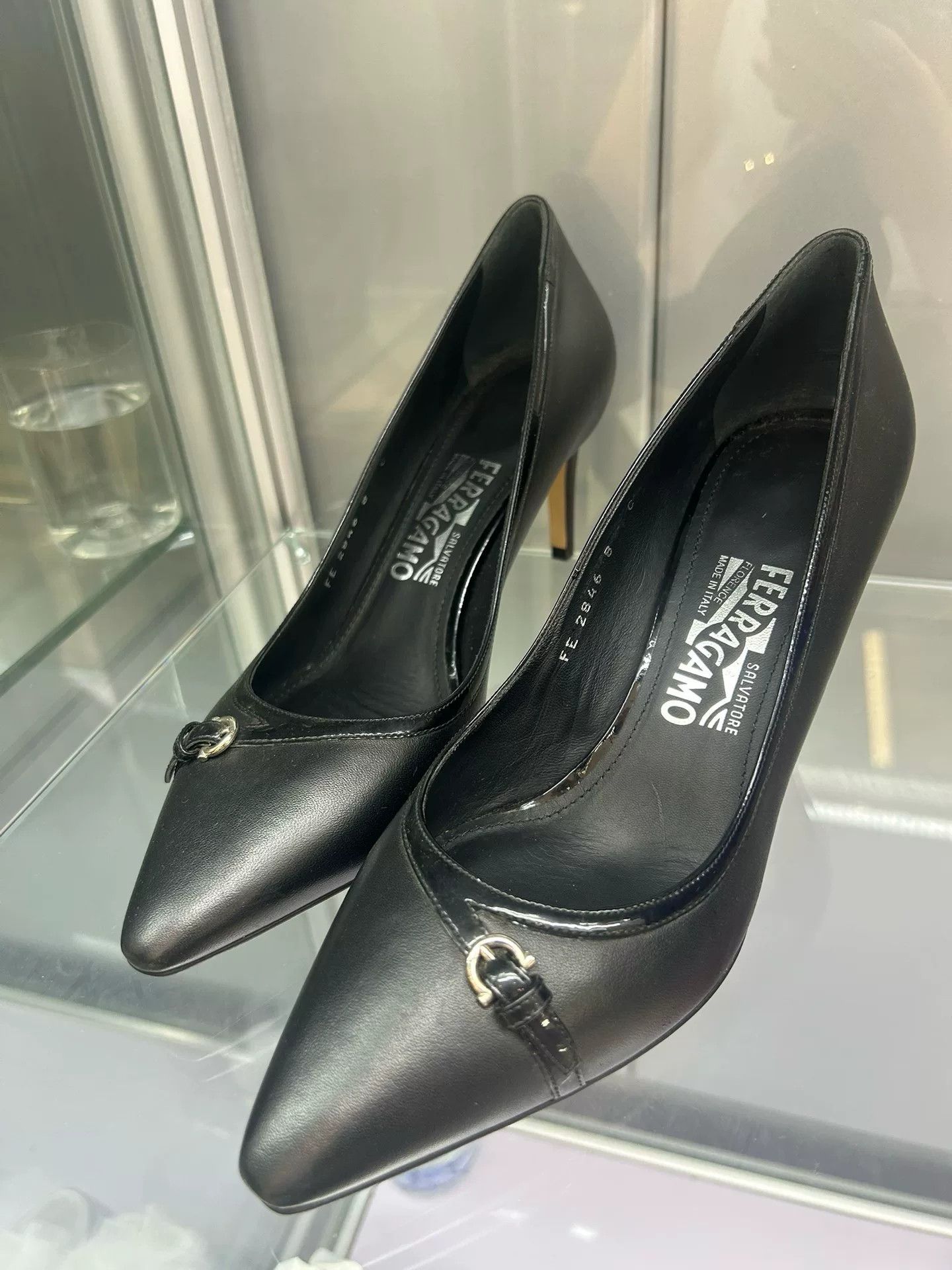 Salvatore Ferragamo Salvatore Ferragamo Women's Black Leather Heels Size US 7 / IT 37 - 7 Thumbnail