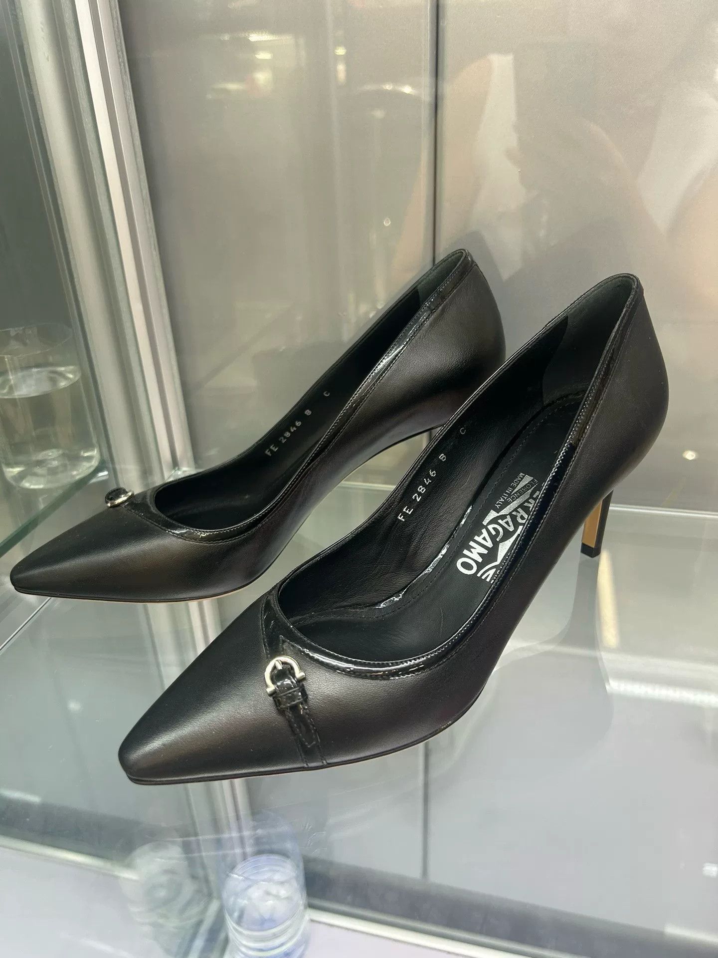 Salvatore Ferragamo Salvatore Ferragamo Women's Black Leather Heels Size US 7 / IT 37 - 2 Thumbnail