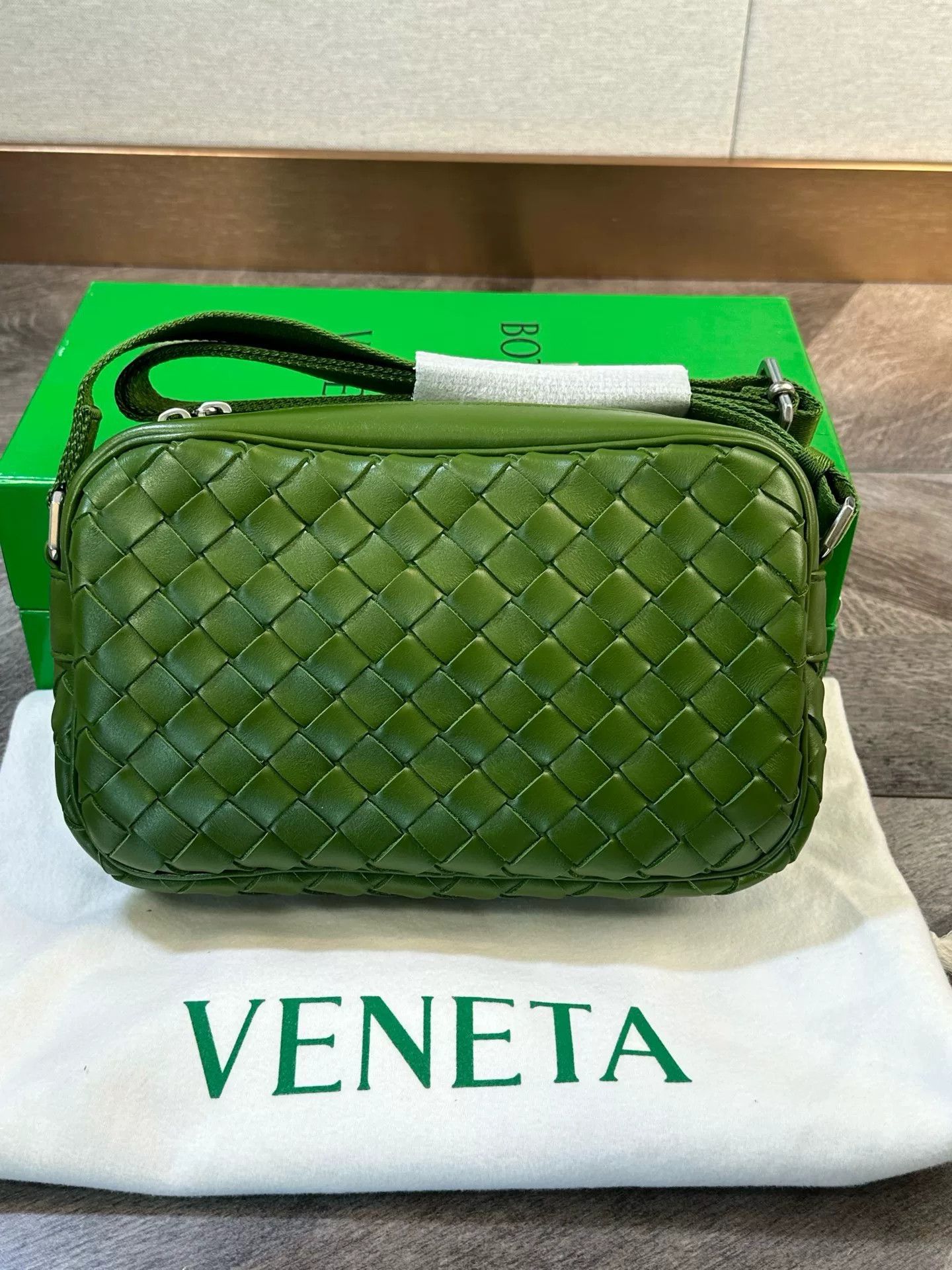 Bottega Veneta BV Classic Woven Camera Messenger Bag Size ONE SIZE - 2 Thumbnail