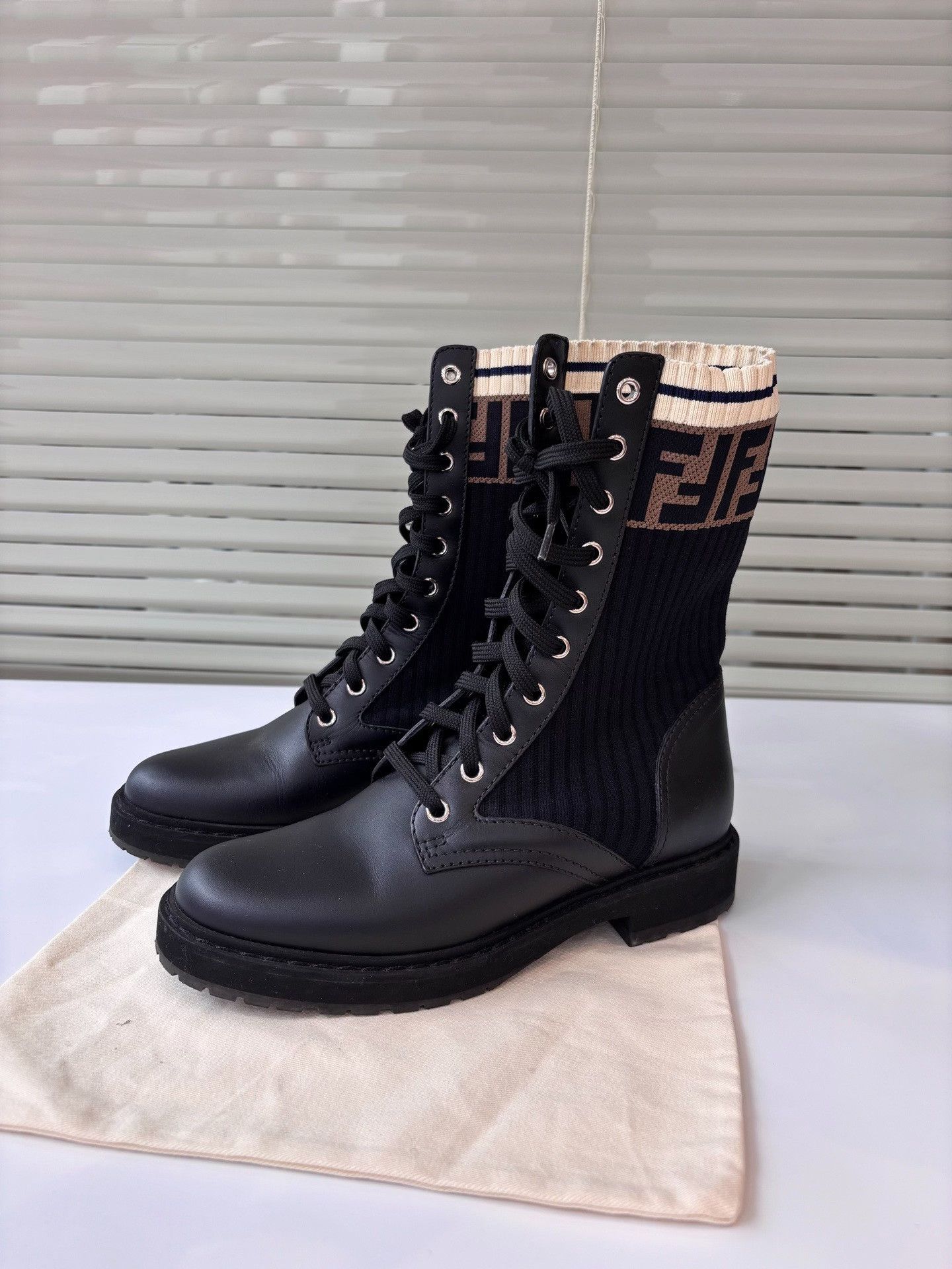 Fendi Fendi Black Leather Knit Logo Boots Size US 5 / IT 35 - 4 Thumbnail