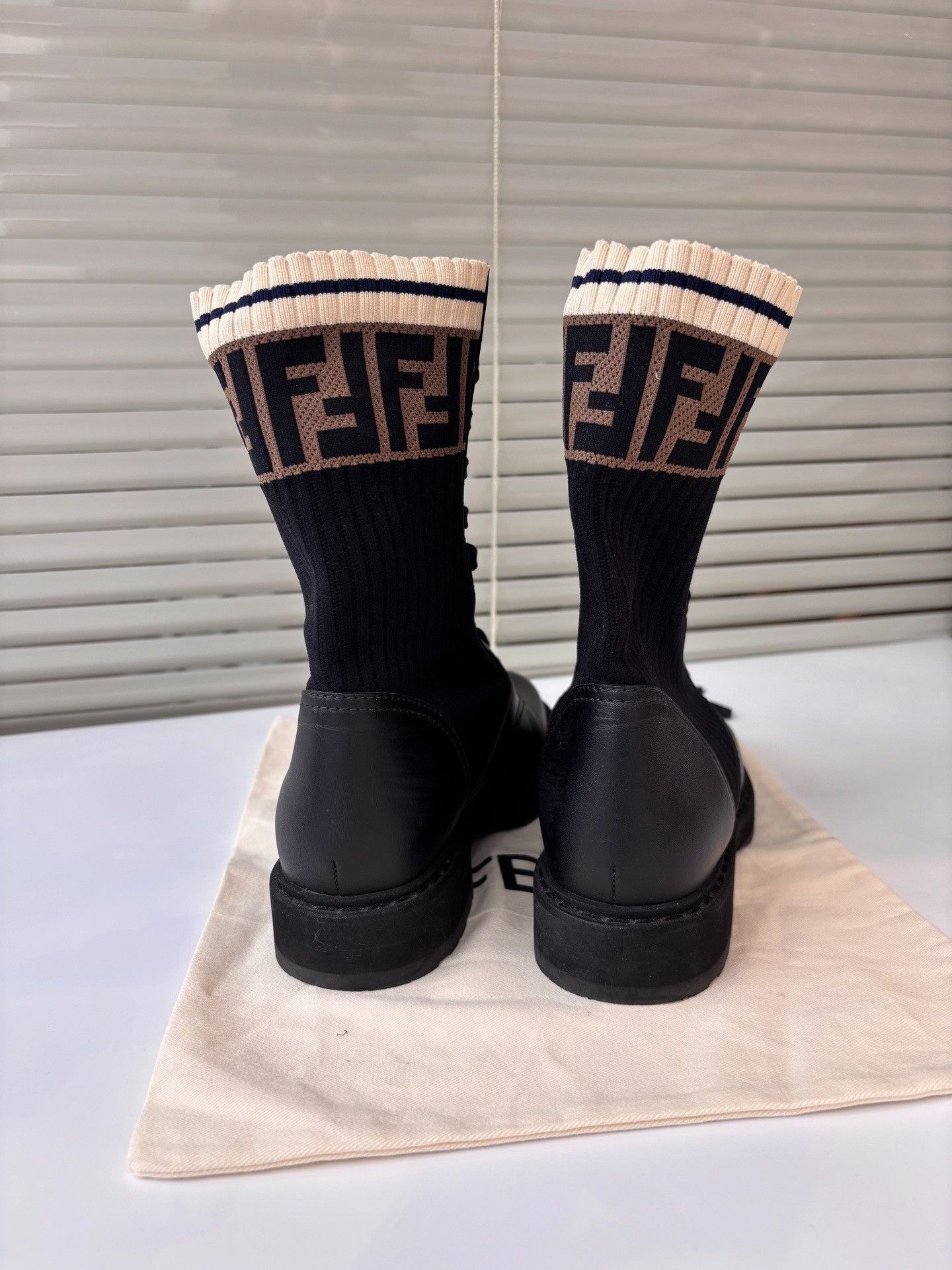 Fendi Fendi Black Leather Knit Logo Boots Size US 5 / IT 35 - 8 Thumbnail