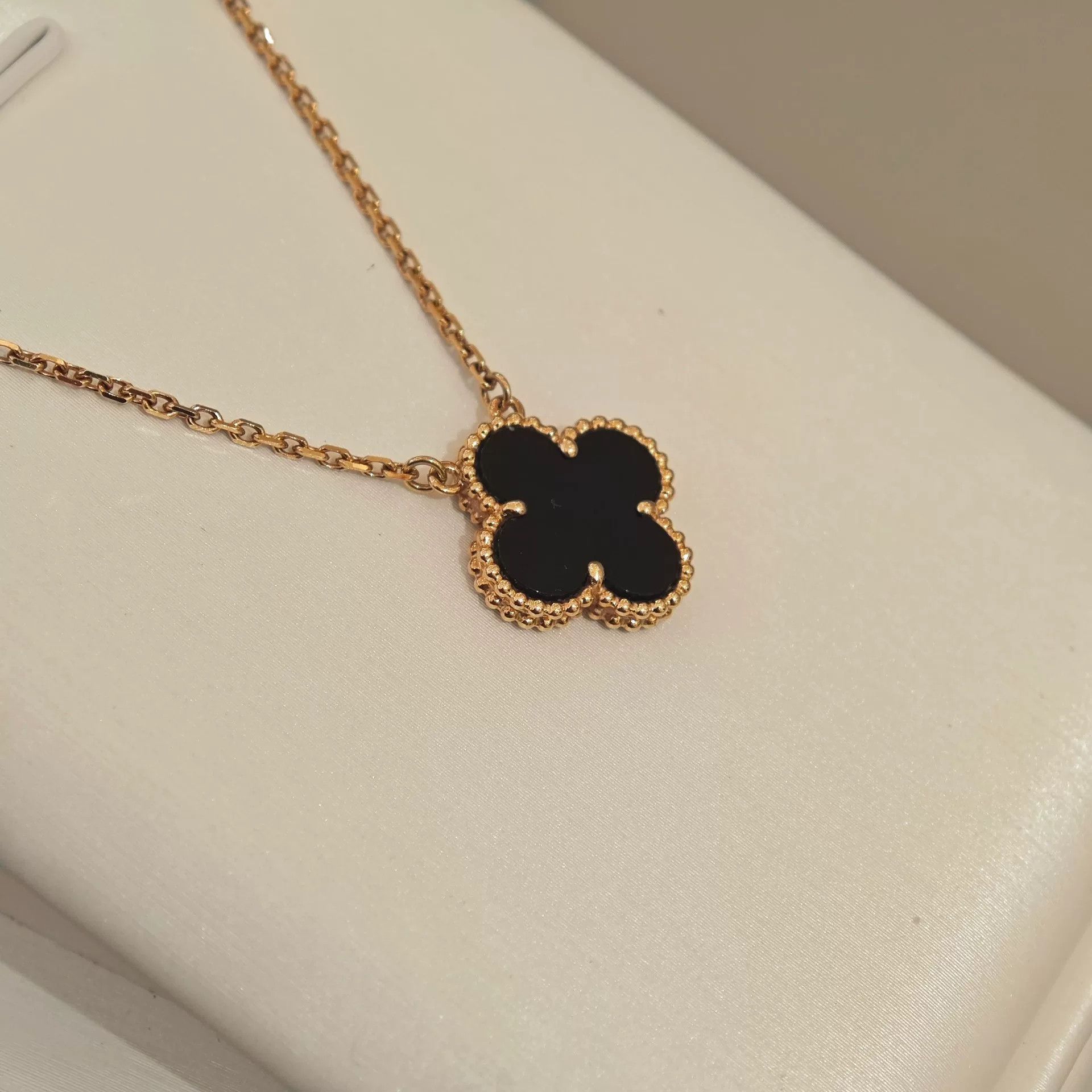 Van Cleef & Arpels Van Cleef & Arpels Black Flower Medium Necklace Size ONE SIZE - 4 Thumbnail