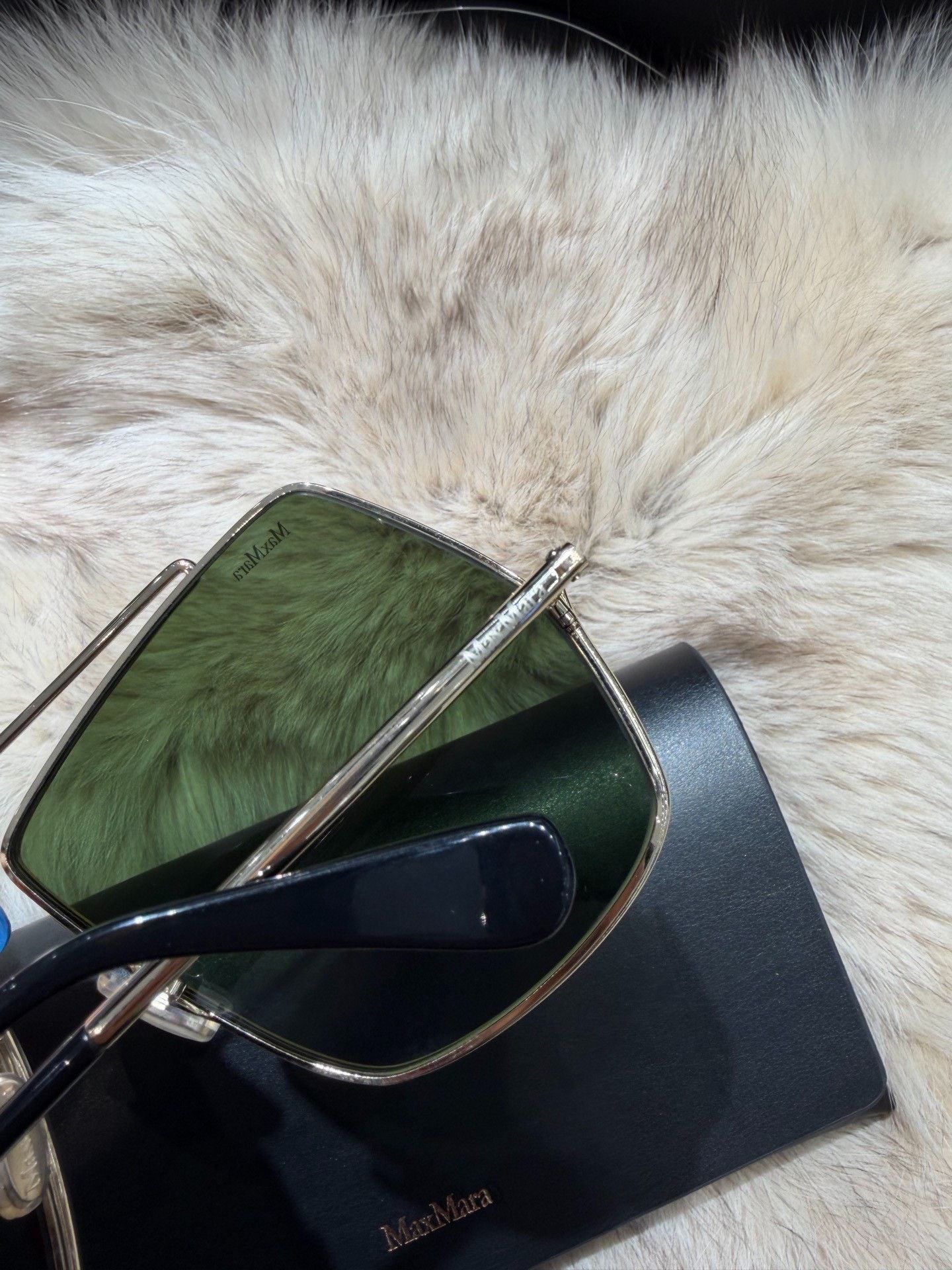 Max Mara Max Mara Oversized Fashion Sunglasses Size ONE SIZE - 3 Thumbnail