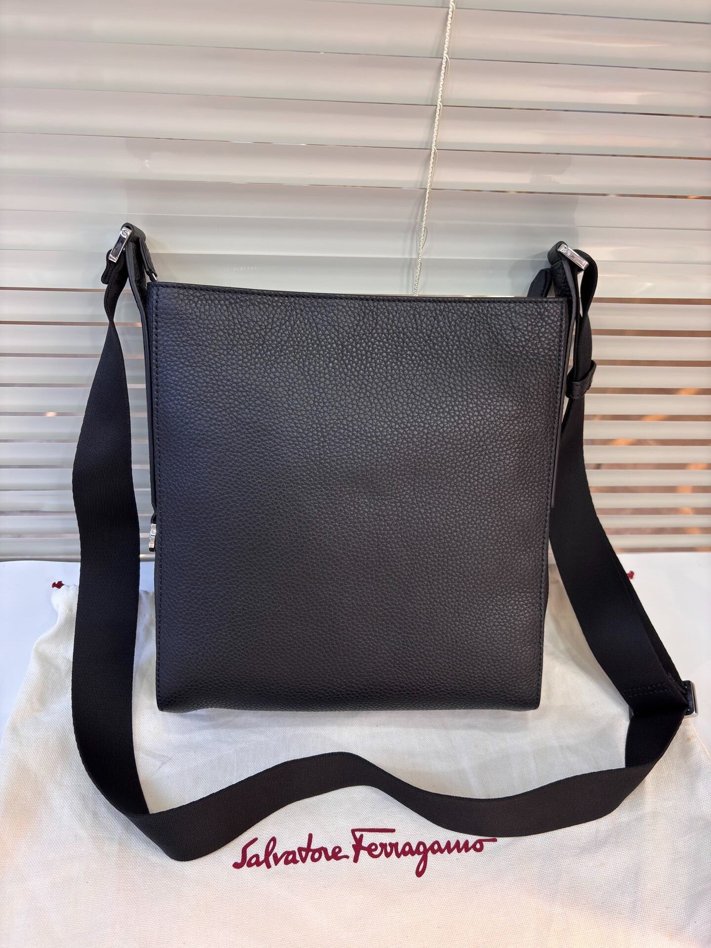 Salvatore Ferragamo Ferragamo Black Leather Men's Shoulder Bag Size ONE SIZE - 2 Thumbnail