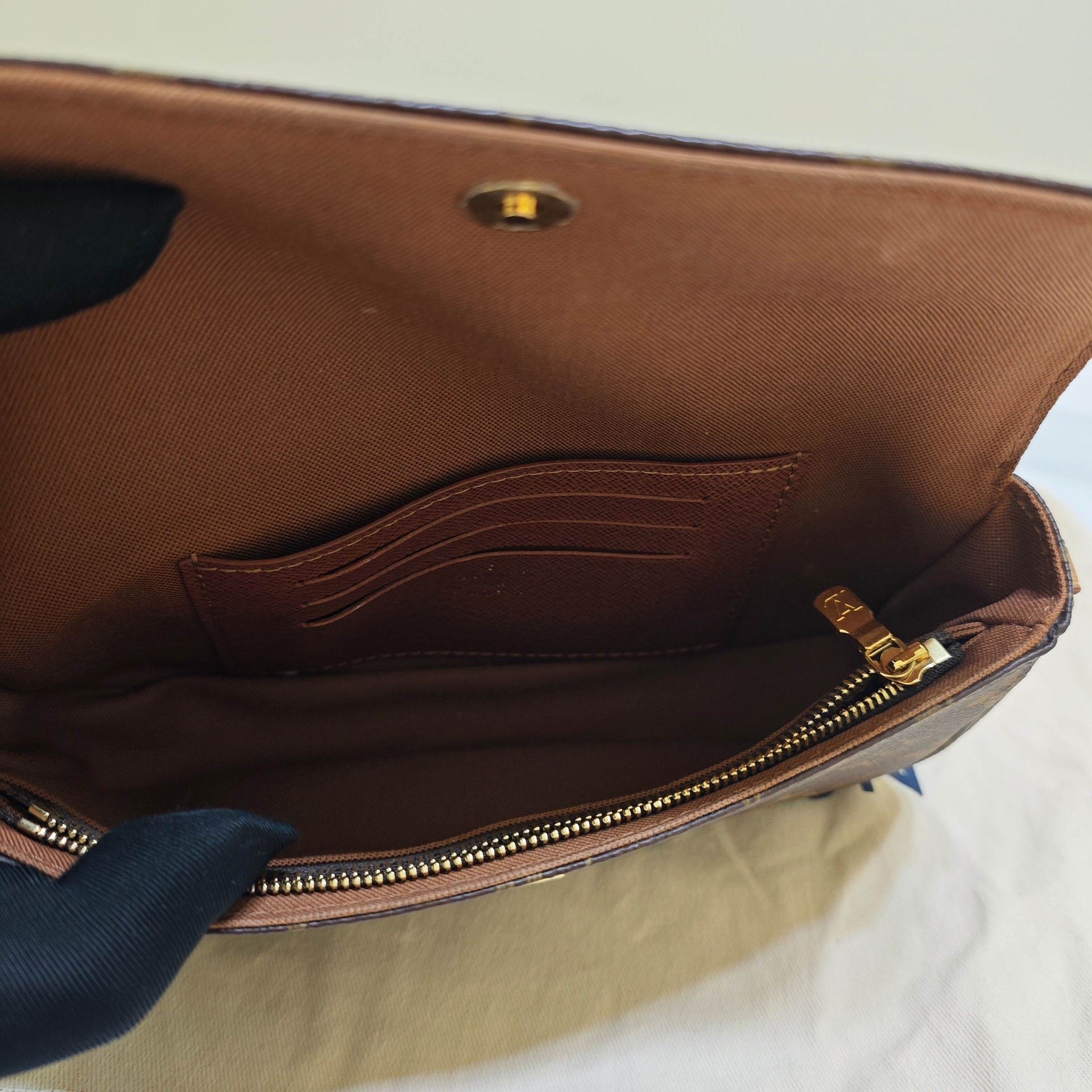 Louis Vuitton Louis Vuitton Ivy WOC Bag Size ONE SIZE - 9 Thumbnail