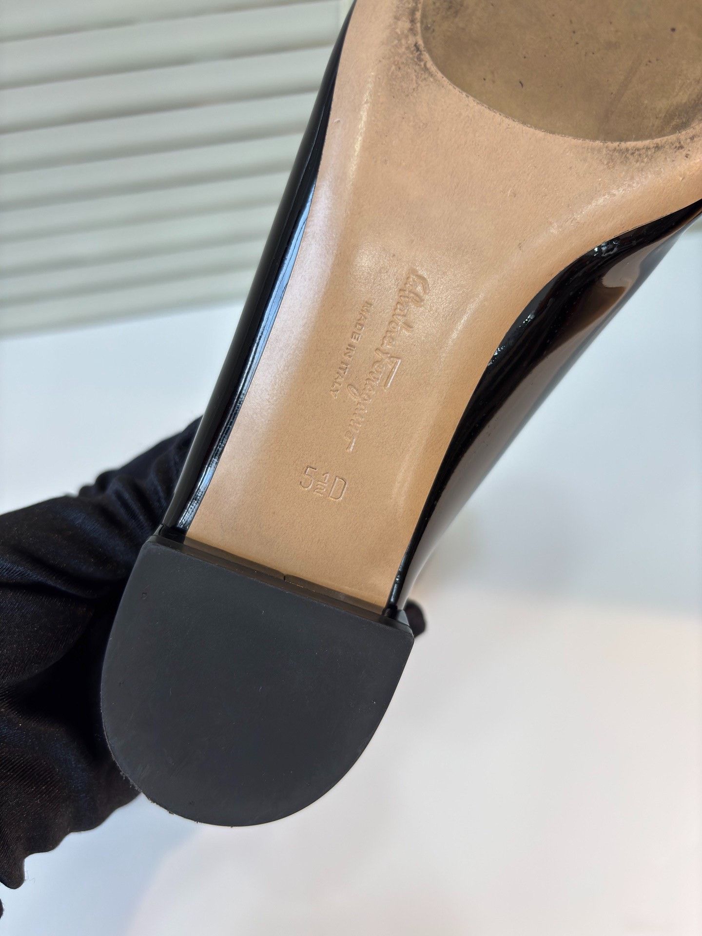 Salvatore Ferragamo Ferragamo Black Patent Leather Flats Size US 4.5 / IT 34.5 - 8 Thumbnail