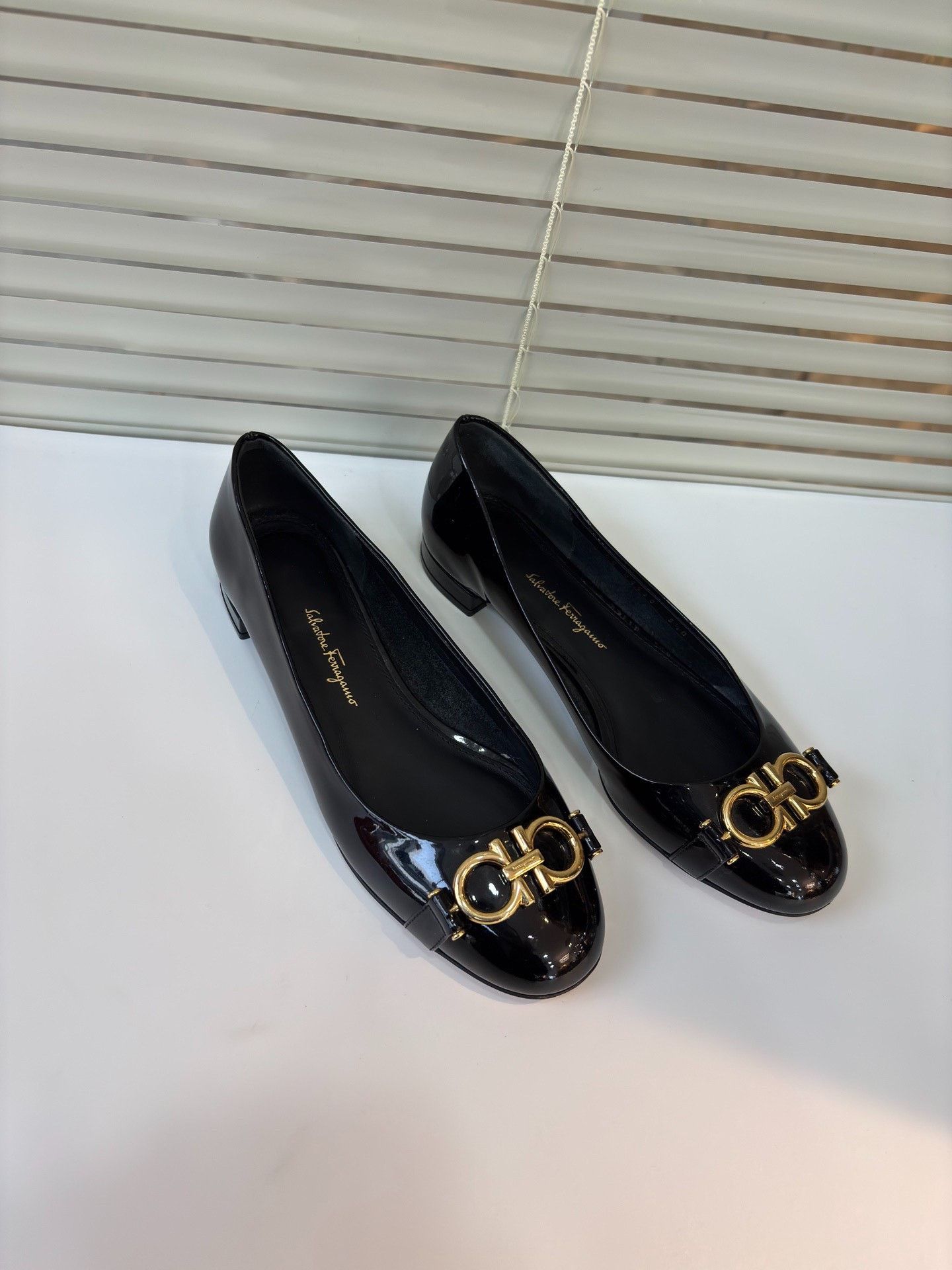 Salvatore Ferragamo Ferragamo Black Patent Leather Flats Size US 4.5 / IT 34.5 - 6 Thumbnail