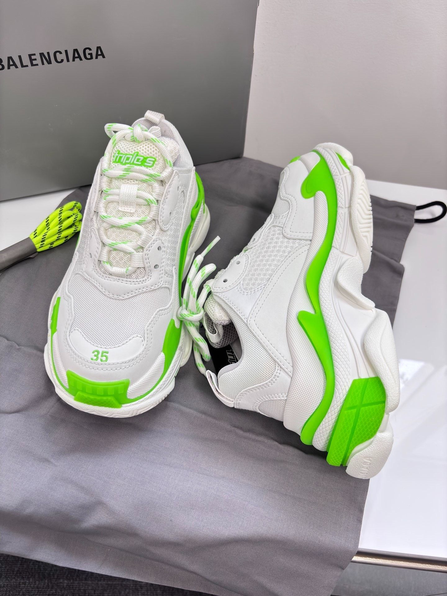 Balenciaga Balenciaga Triple S White Green Sneakers Size US 4 / IT 34 - 4 Thumbnail