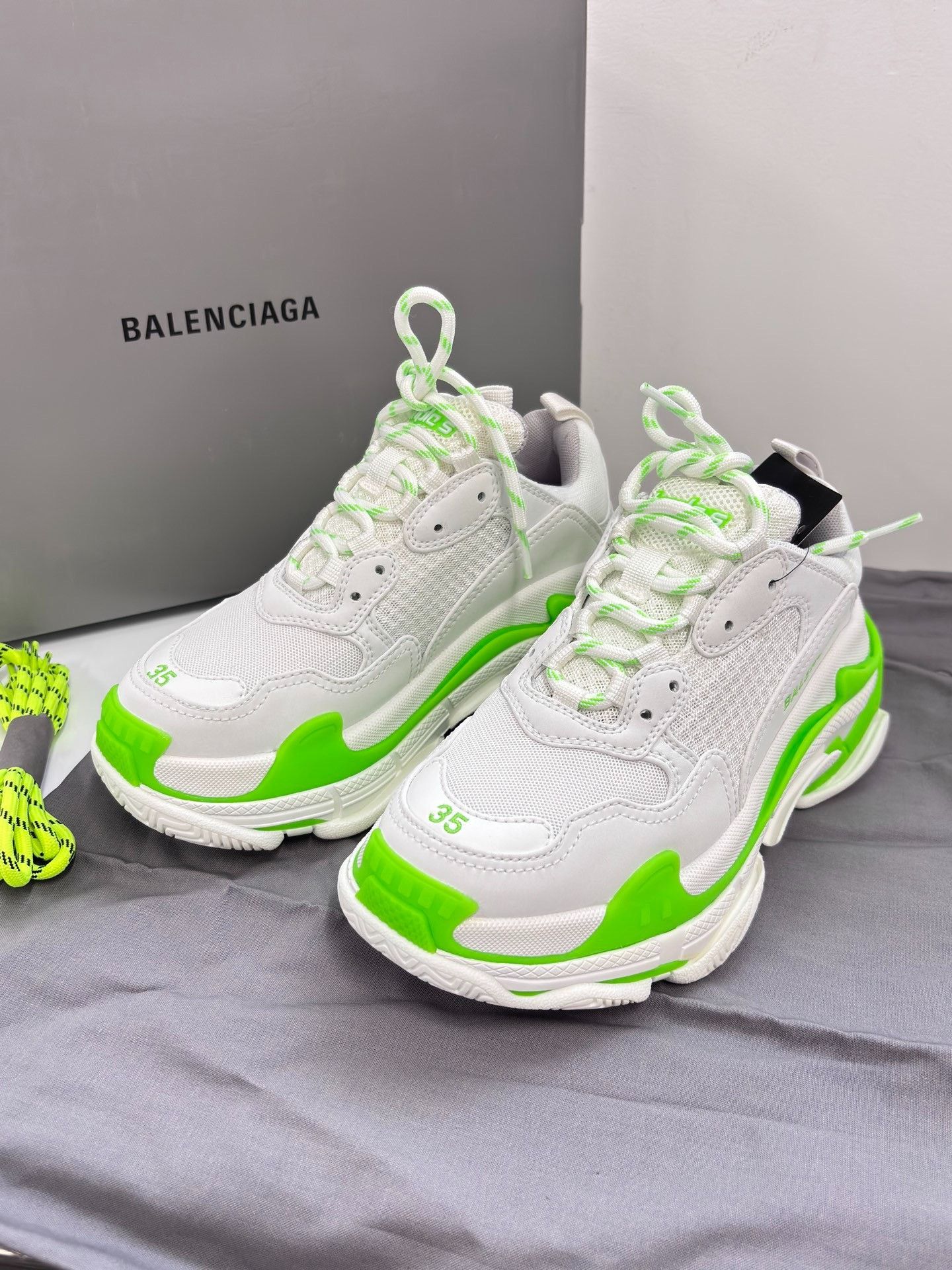 Balenciaga Balenciaga Triple S White Green Sneakers Size US 4 / IT 34 - 3 Thumbnail