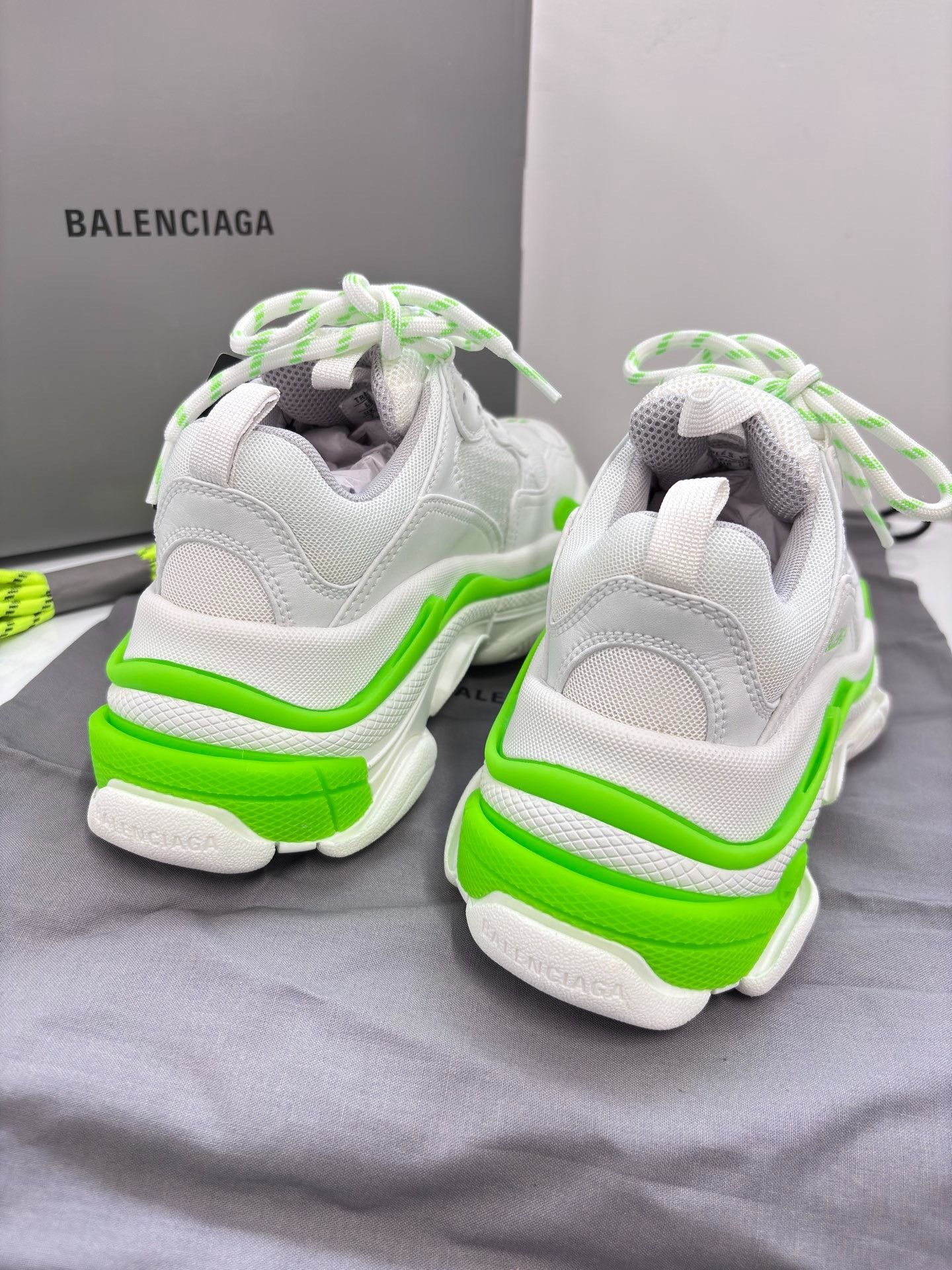 Balenciaga Balenciaga Triple S White Green Sneakers Size US 4 / IT 34 - 5 Thumbnail