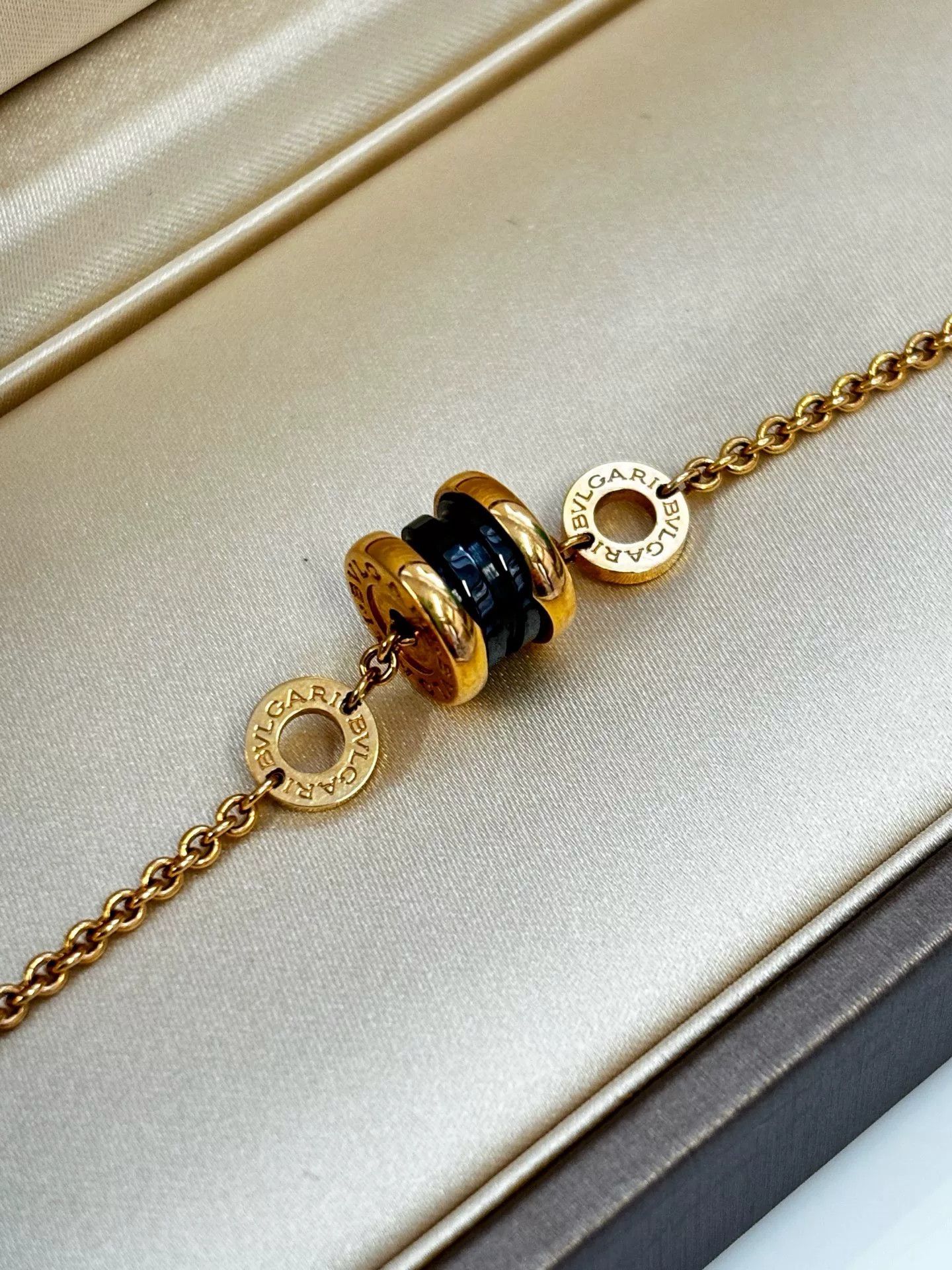 Bvlgari Bvlgari B.ZERO1 Ceramic Bracelet Size ONE SIZE - 4 Thumbnail