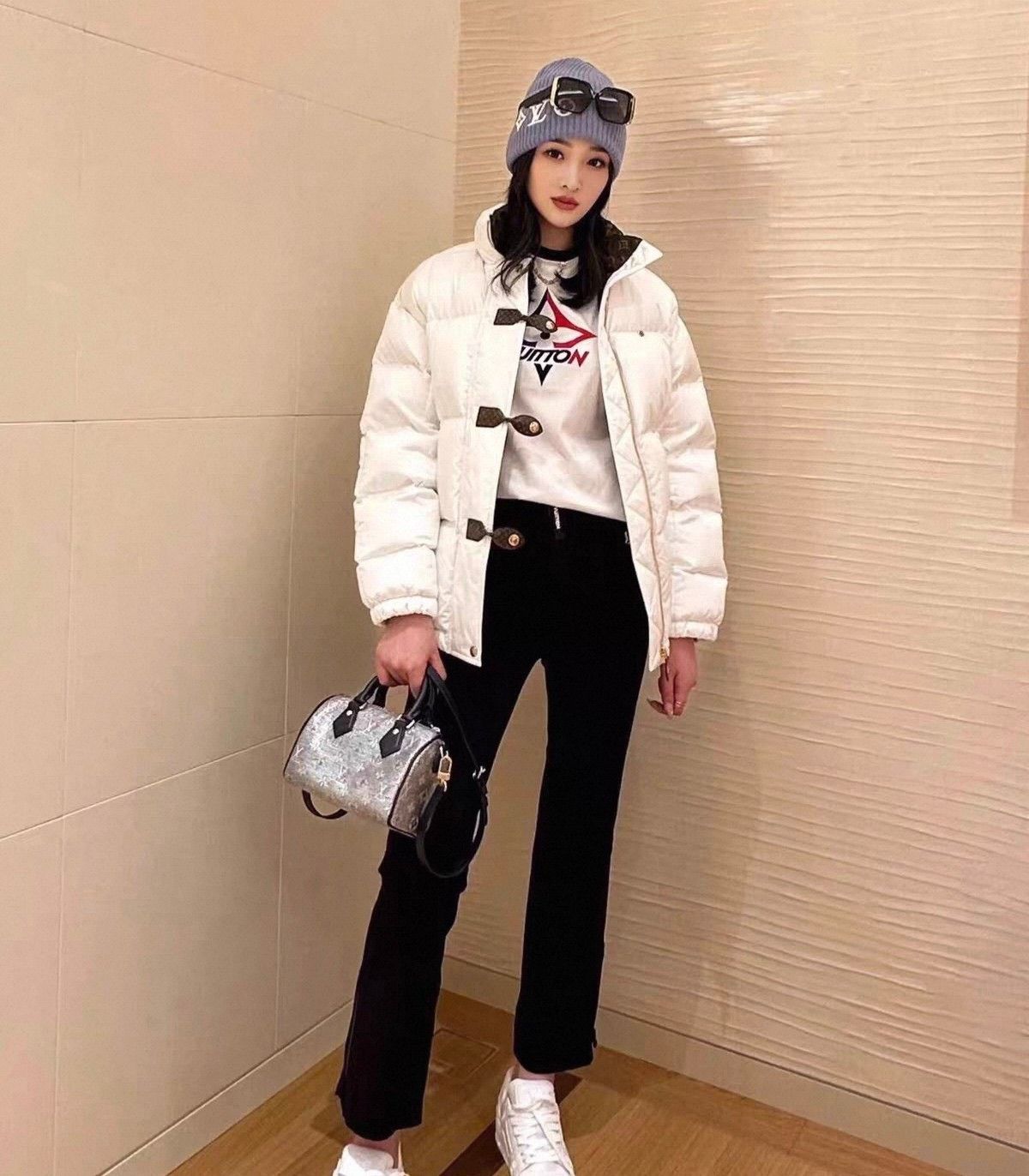 Louis Vuitton LV Ski Capsule Collection Down Jacket Size XS / US 0-2 / IT 36-38 - 2 Thumbnail