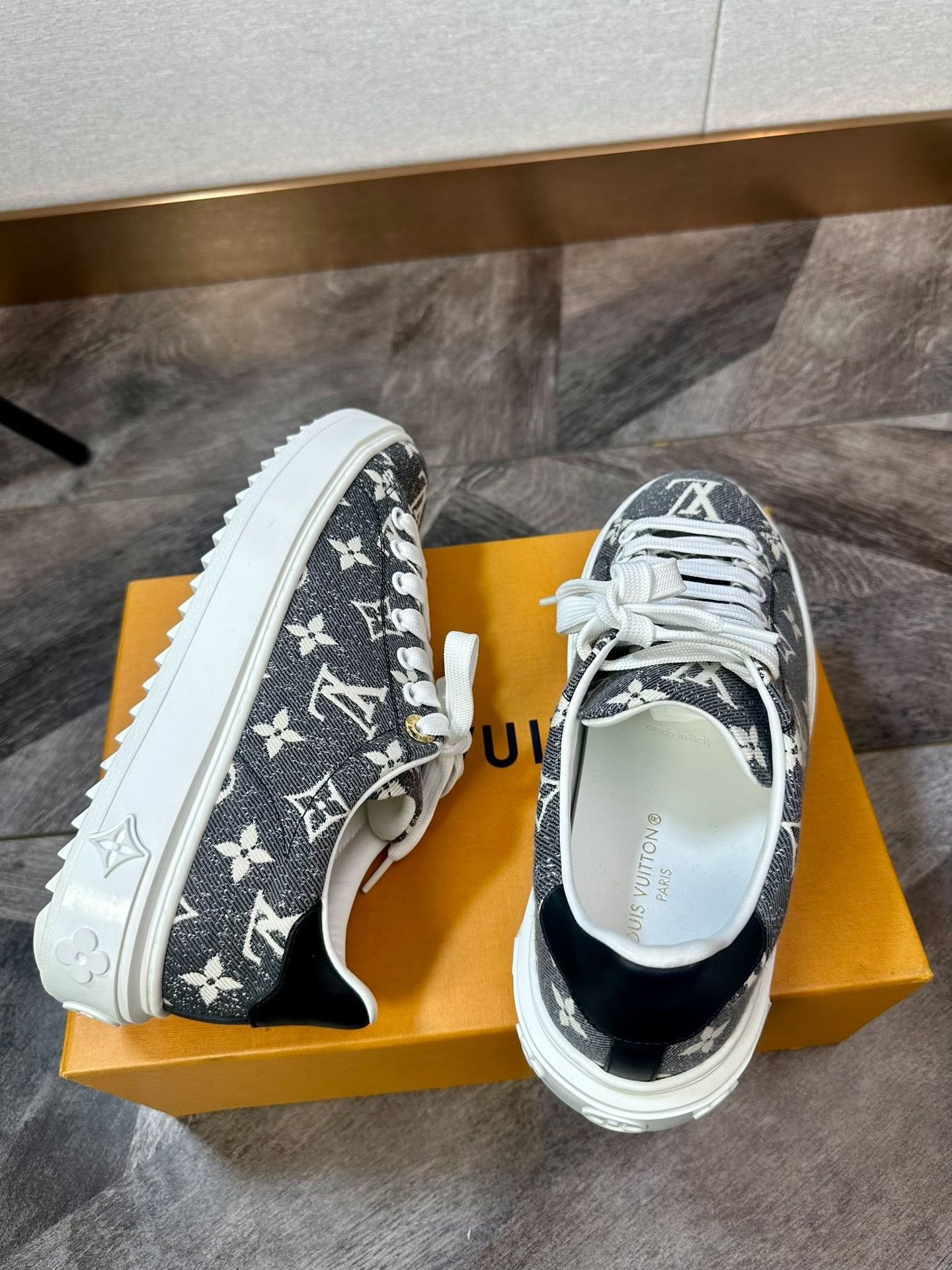 Louis Vuitton LV Time Out Monogram Platform Sneakers Size US 5.5 / IT 35.5 - 2 Thumbnail