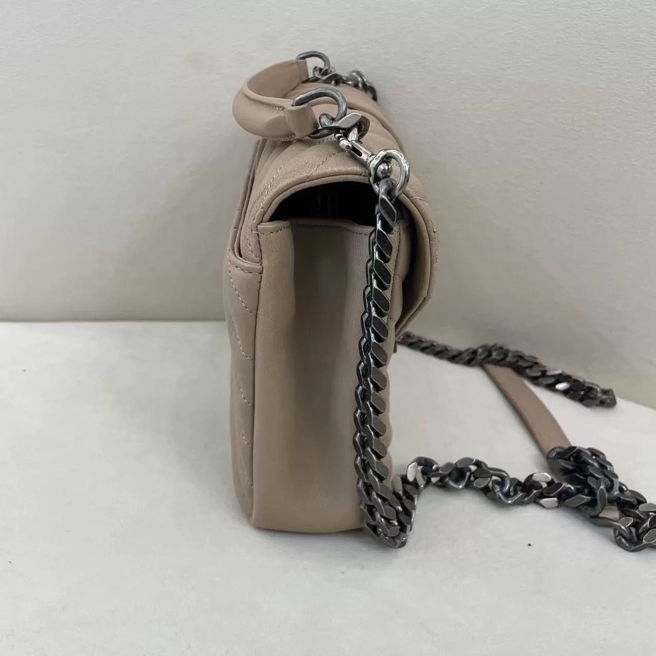 Yves Saint Laurent YSL V-Stitch Envelope Chain Shoulder Bag Size ONE SIZE - 3 Thumbnail